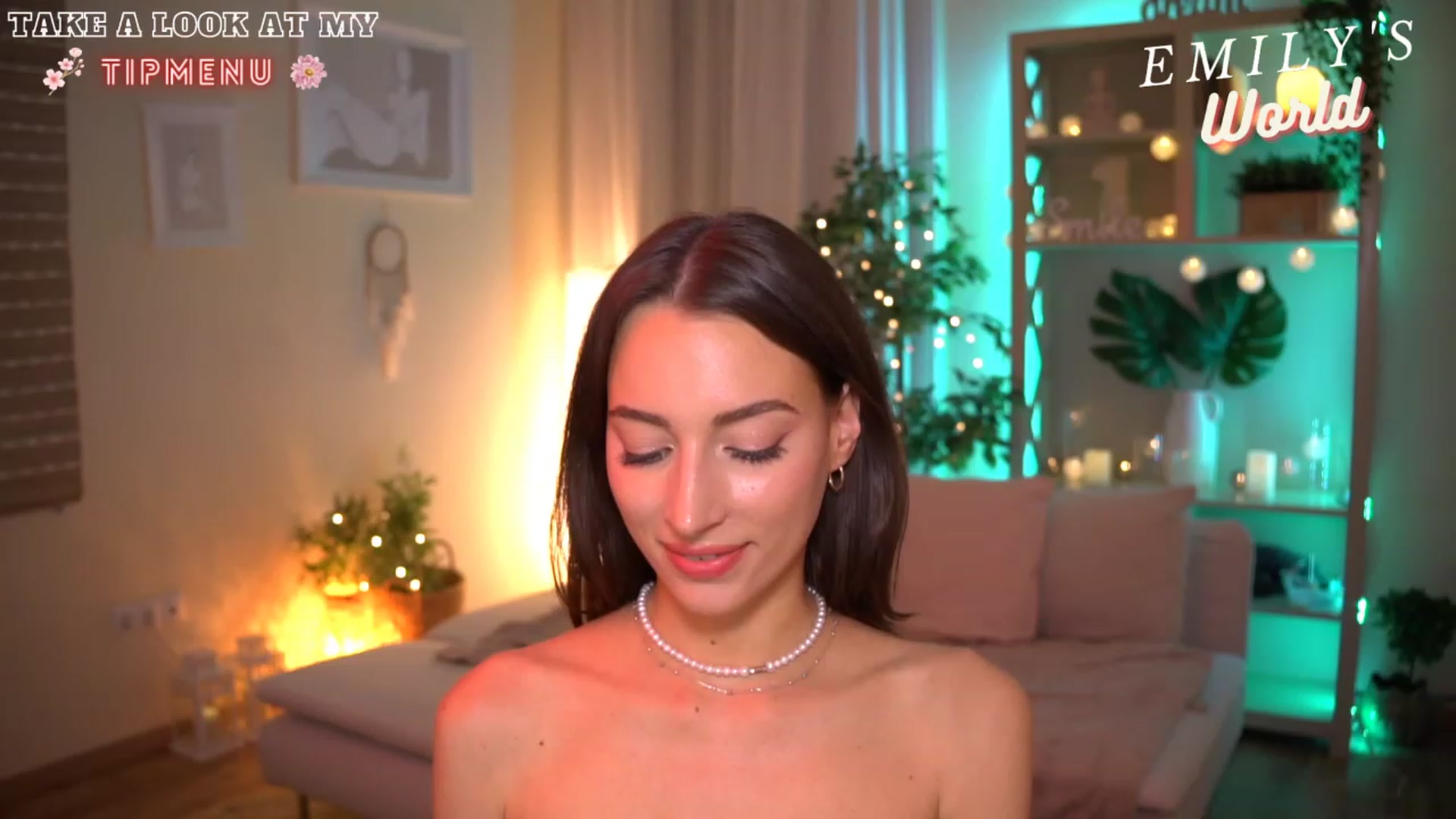 Gallery image thumbnail from Emily_grey69's myfreecams stream on, 07/09/2023, 20:13 image 14 of 20