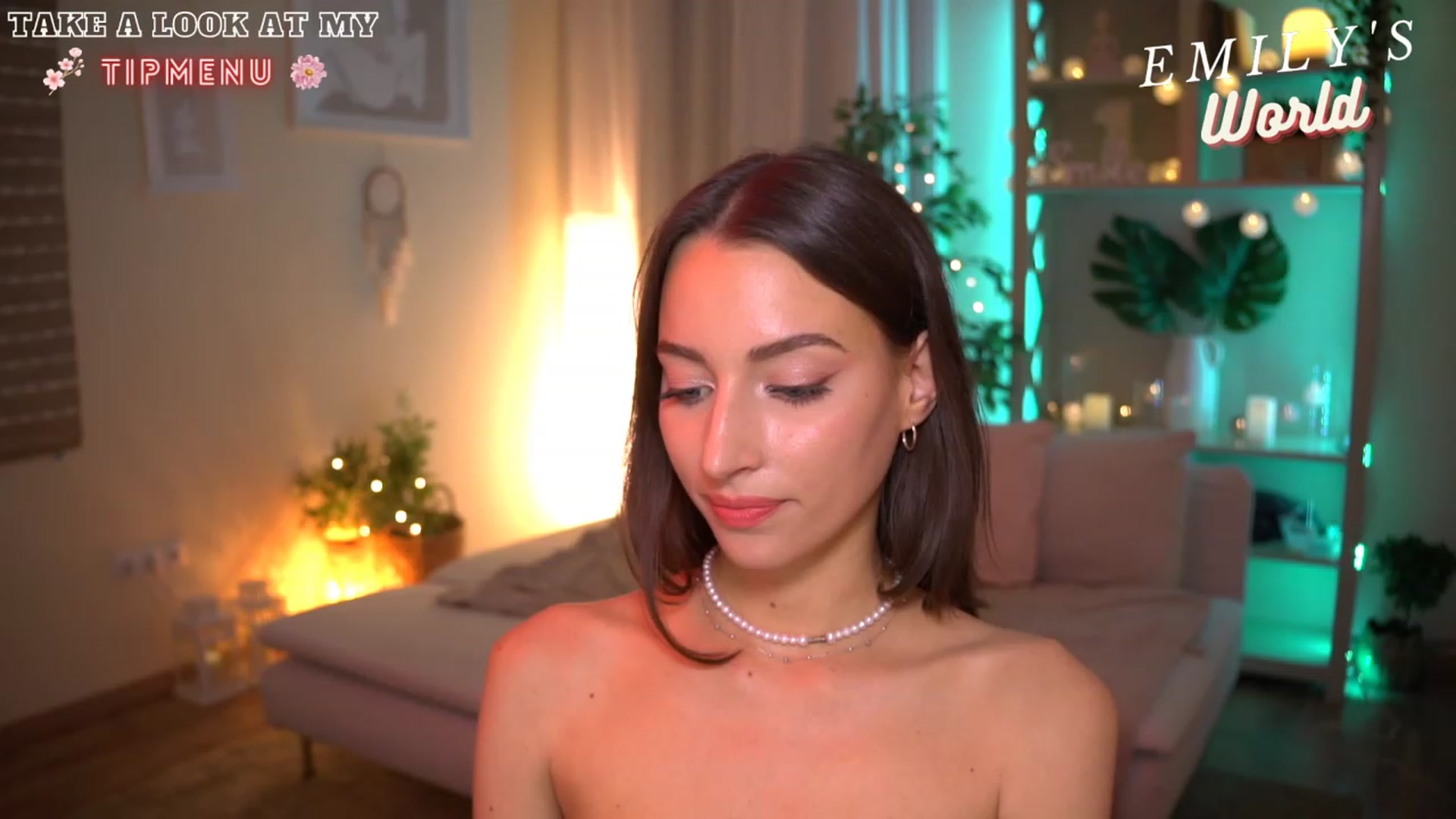Gallery image thumbnail from Emily_grey69's myfreecams stream on, 07/09/2023, 20:13 image 19 of 20