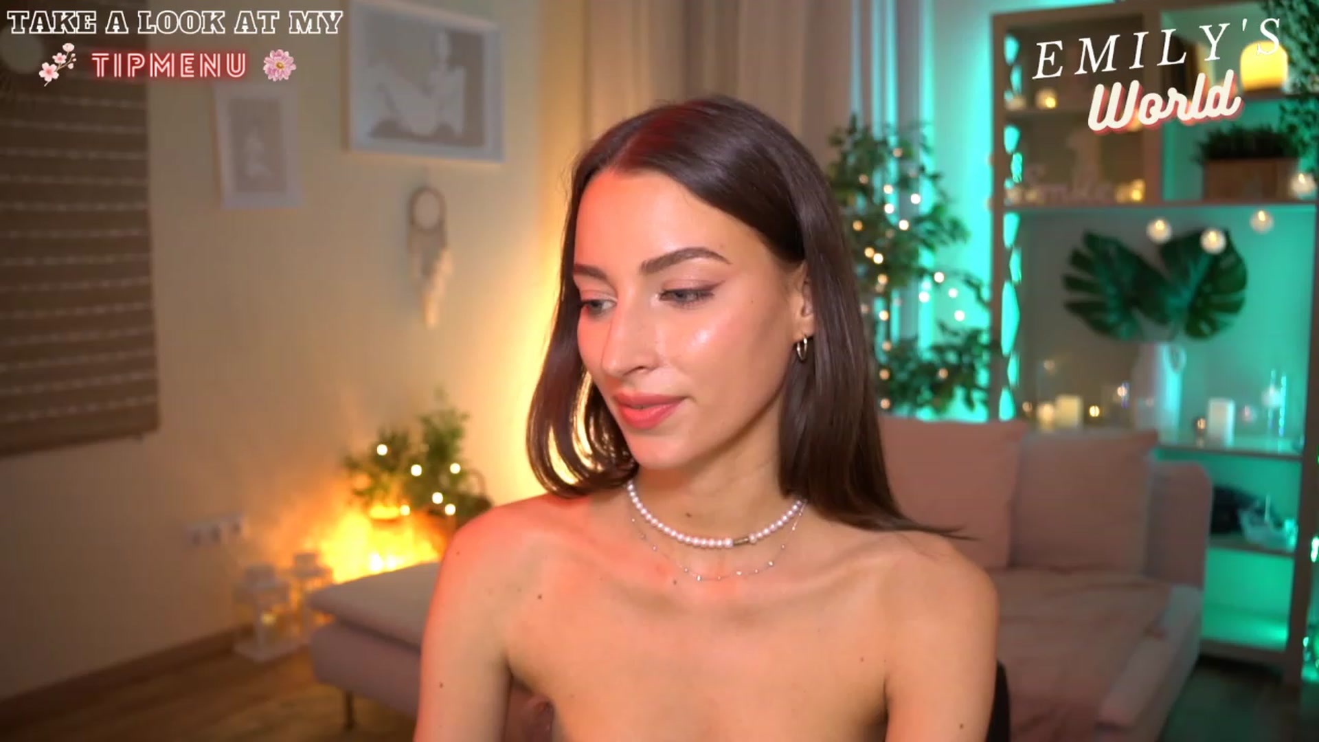 Gallery image thumbnail from Emily_grey69's myfreecams stream on, 07/09/2023, 20:13 image 10 of 20