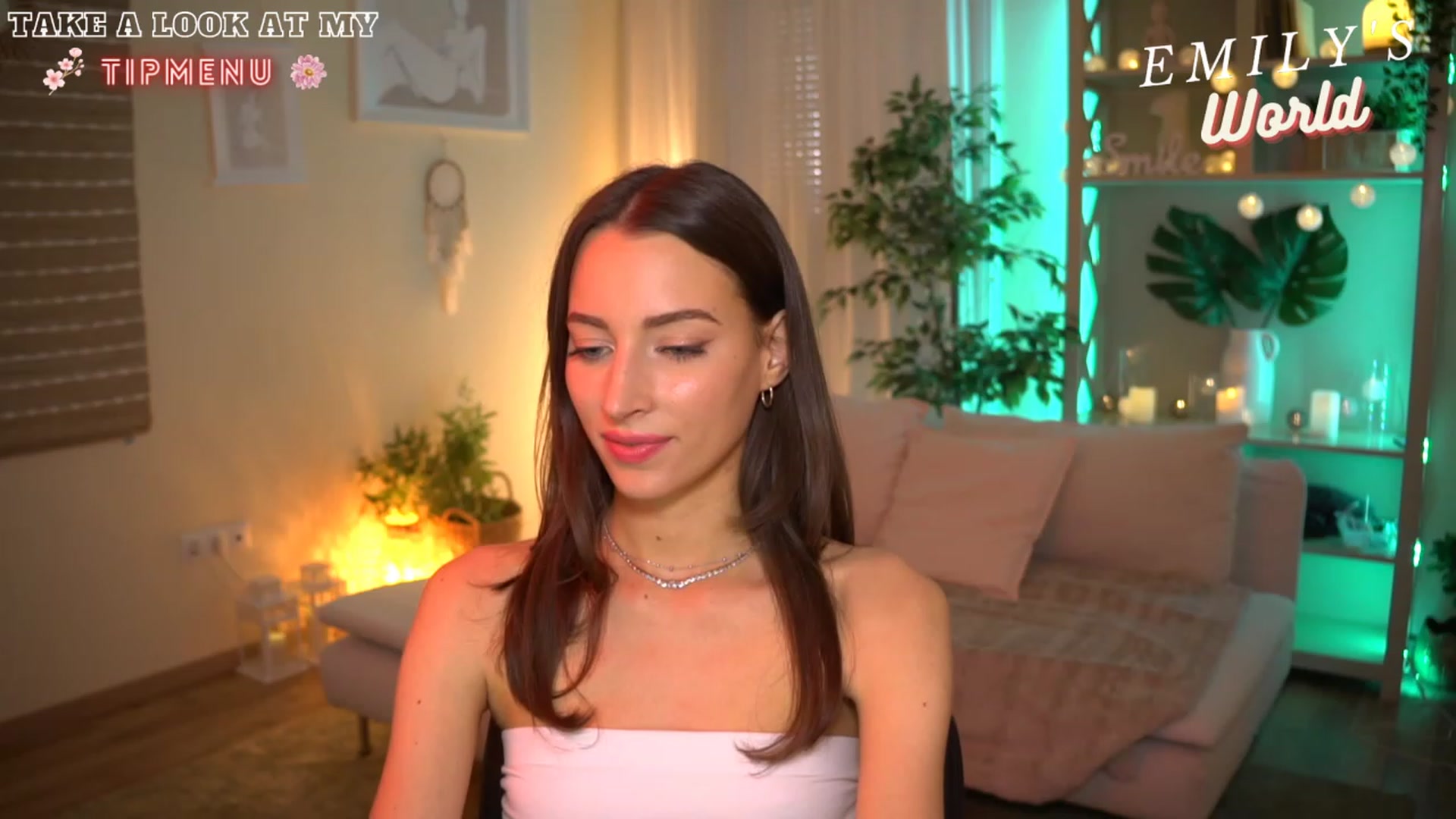 Gallery image thumbnail from Emily_grey69's myfreecams stream on, 07/10/2023, 16:56 image 6 of 20