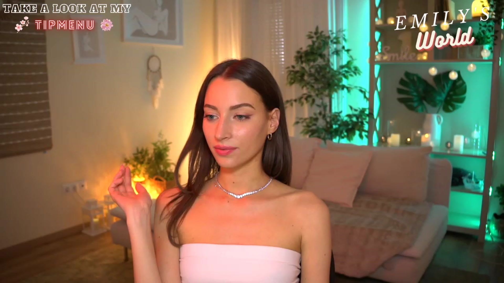 Gallery image thumbnail from Emily_grey69's myfreecams stream on, 07/10/2023, 16:56 image 8 of 20