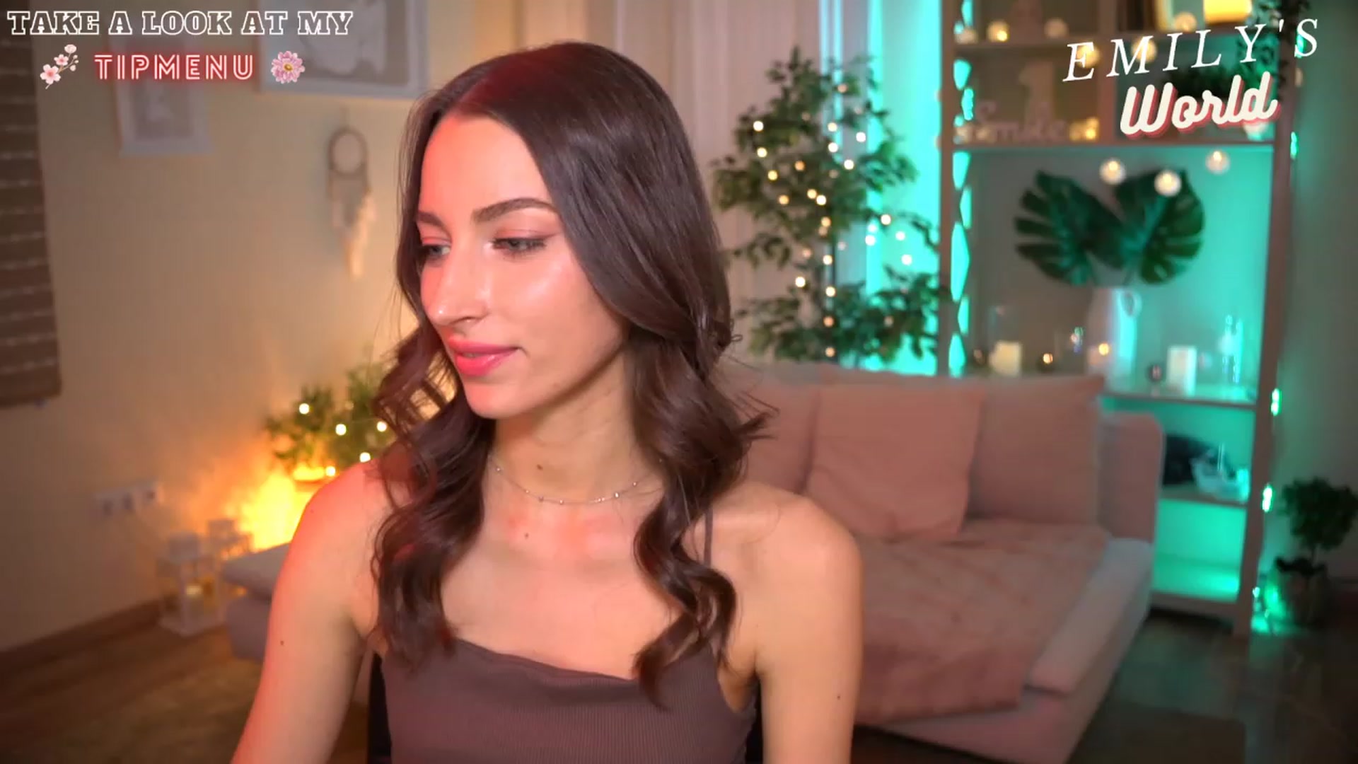 Gallery image thumbnail from Emily_grey69's myfreecams stream on, 07/11/2023, 16:11 image 6 of 20