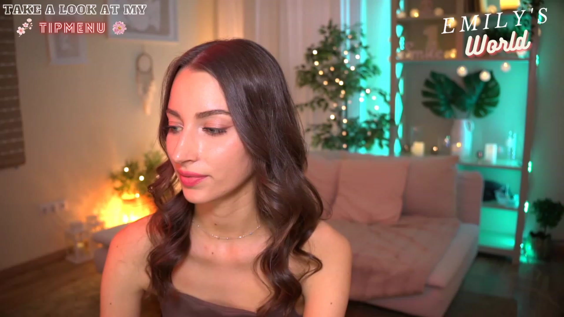 Gallery image thumbnail from Emily_grey69's myfreecams stream on, 07/11/2023, 16:11 image 4 of 20