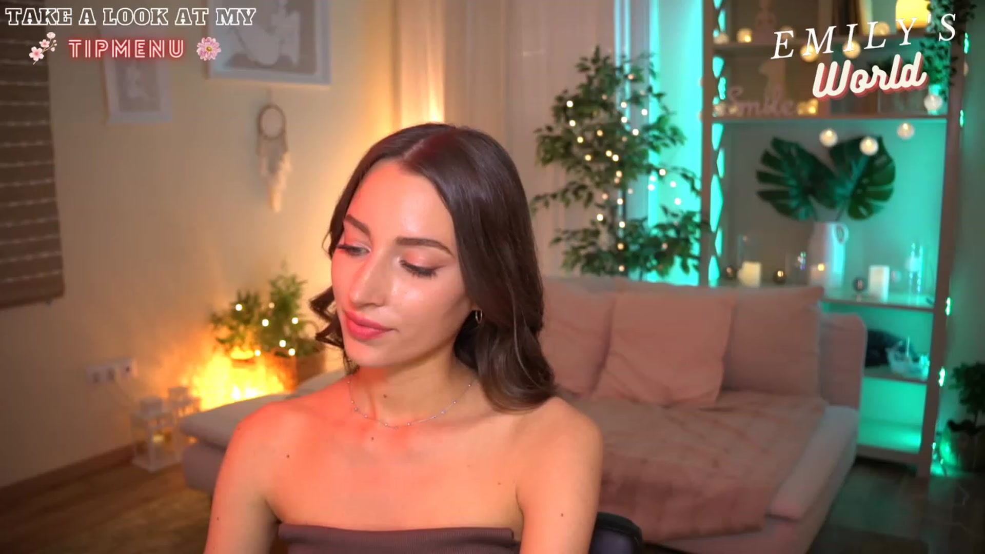 Gallery image thumbnail from Emily_grey69's myfreecams stream on, 07/11/2023, 18:17 image 4 of 20