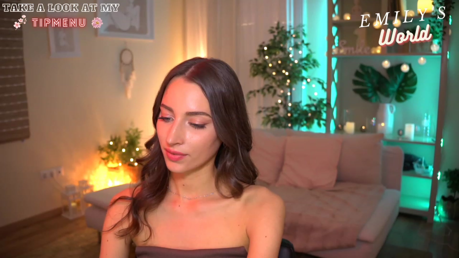 Gallery image thumbnail from Emily_grey69's myfreecams stream on, 07/11/2023, 18:17 image 5 of 20