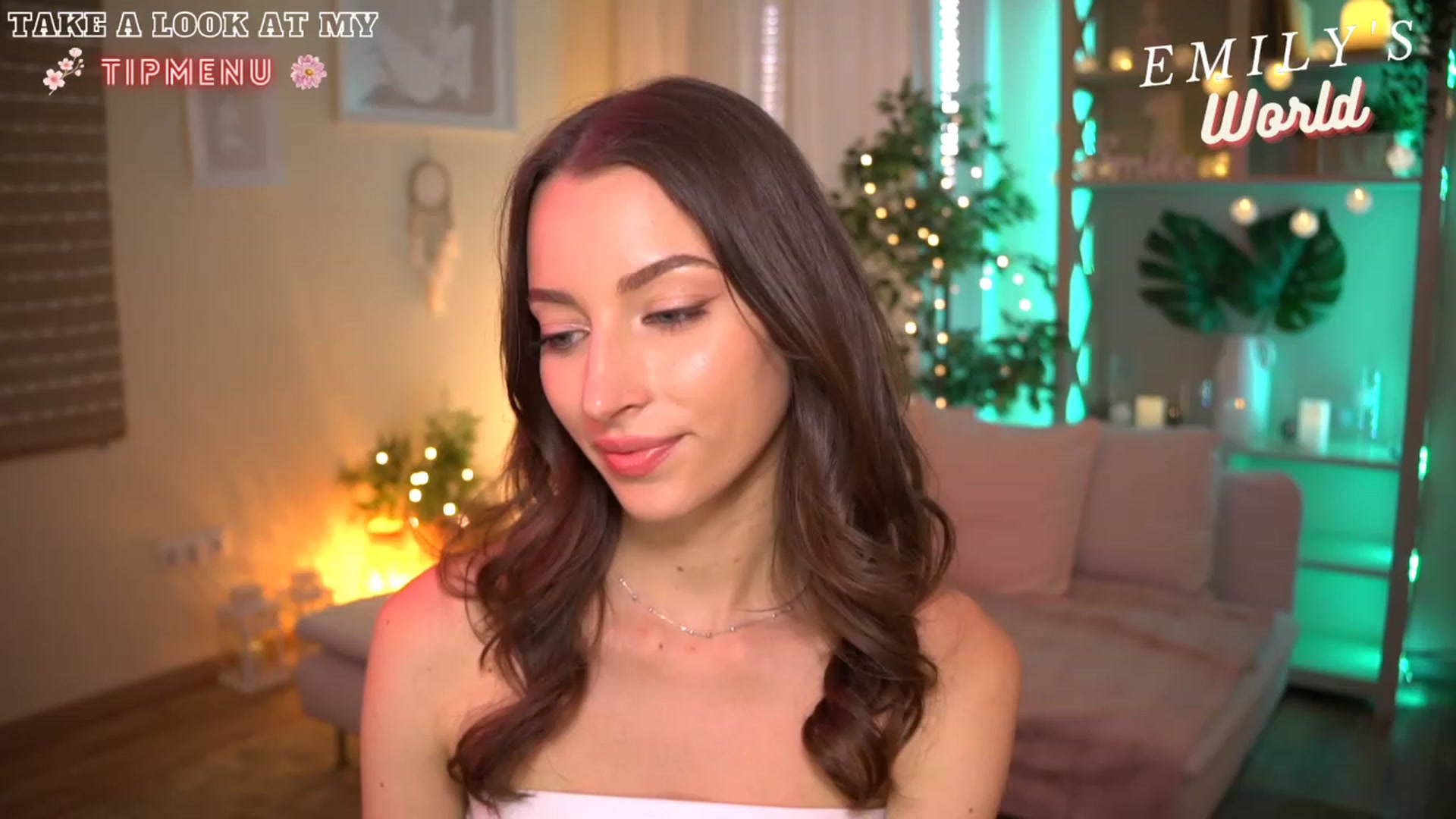 Gallery image thumbnail from Emily_grey69's myfreecams stream on, 07/15/2023, 16:59 image 4 of 20