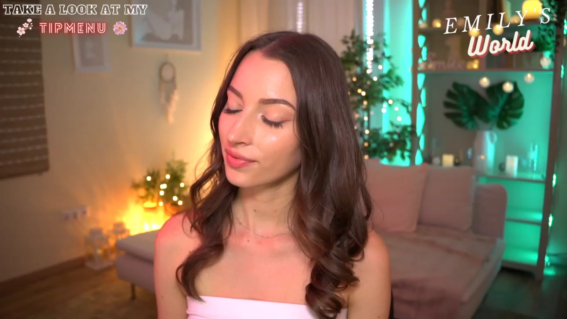 Gallery image thumbnail from Emily_grey69's myfreecams stream on, 07/15/2023, 16:59 image 3 of 20