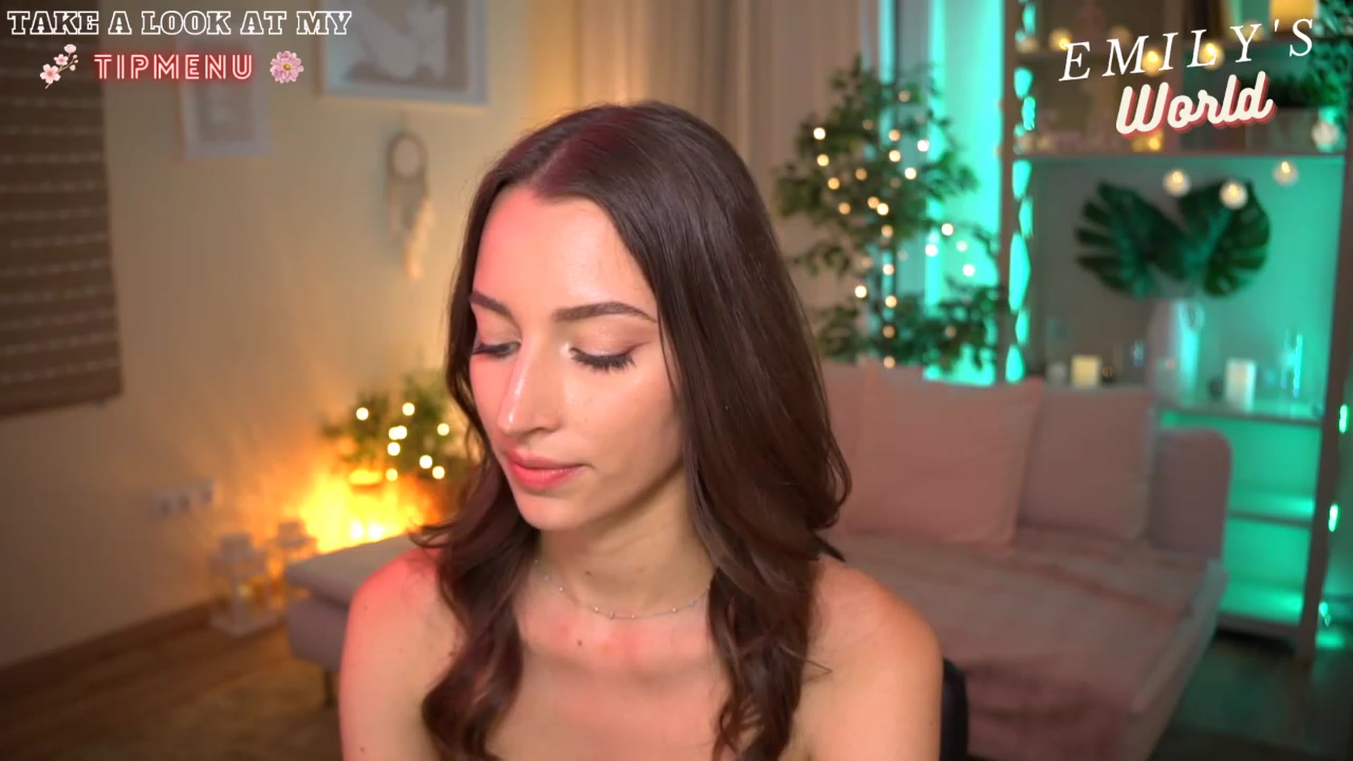 Gallery image thumbnail from Emily_grey69's myfreecams stream on, 07/15/2023, 19:24 image 15 of 20