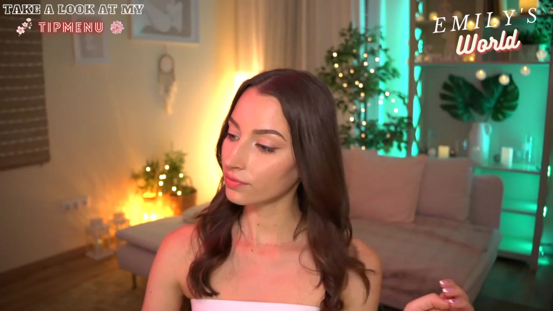 Gallery image thumbnail from Emily_grey69's myfreecams stream on, 07/15/2023, 19:24 image 11 of 20