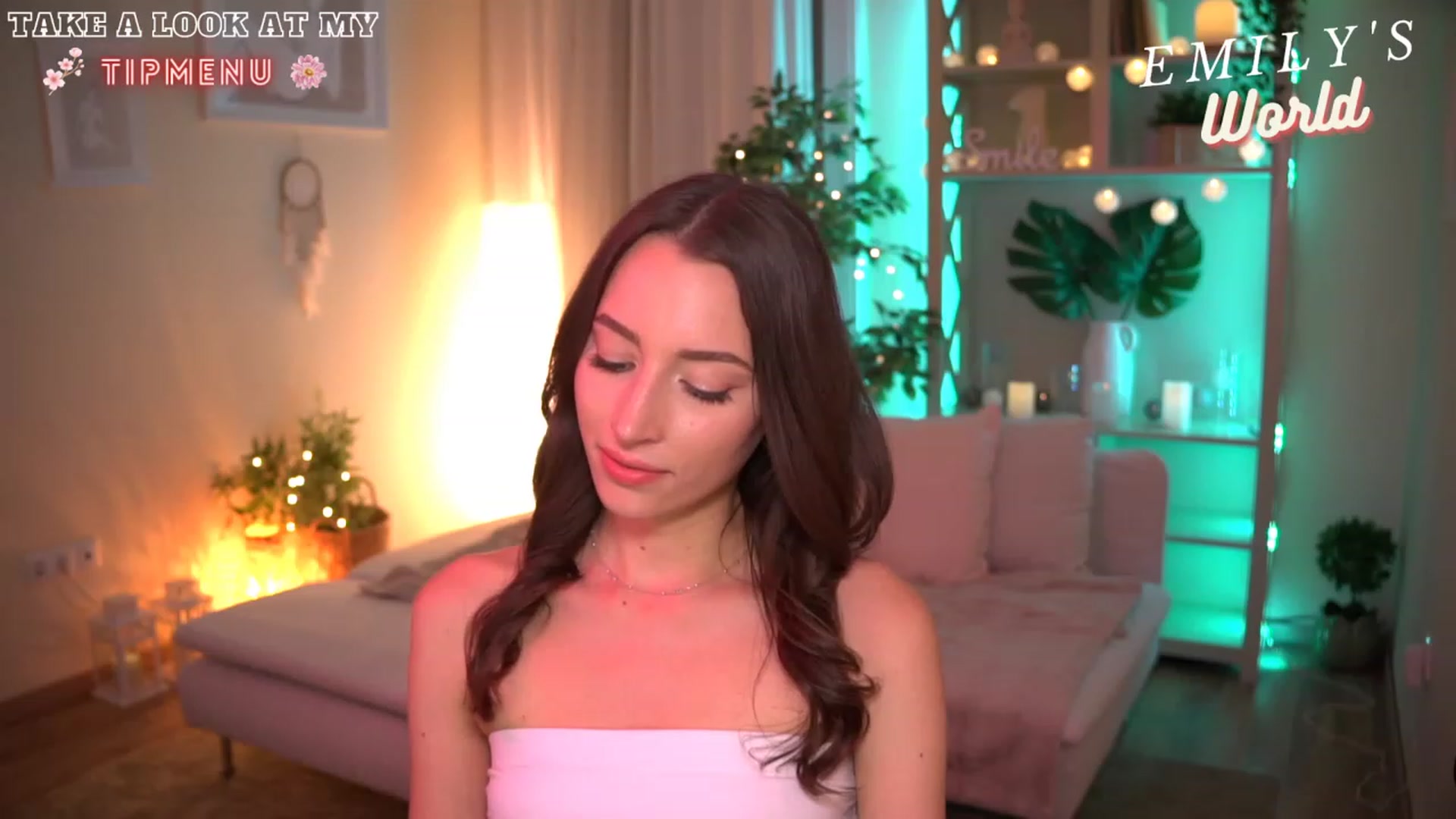 Gallery image thumbnail from Emily_grey69's myfreecams stream on, 07/15/2023, 20:55 image 7 of 20