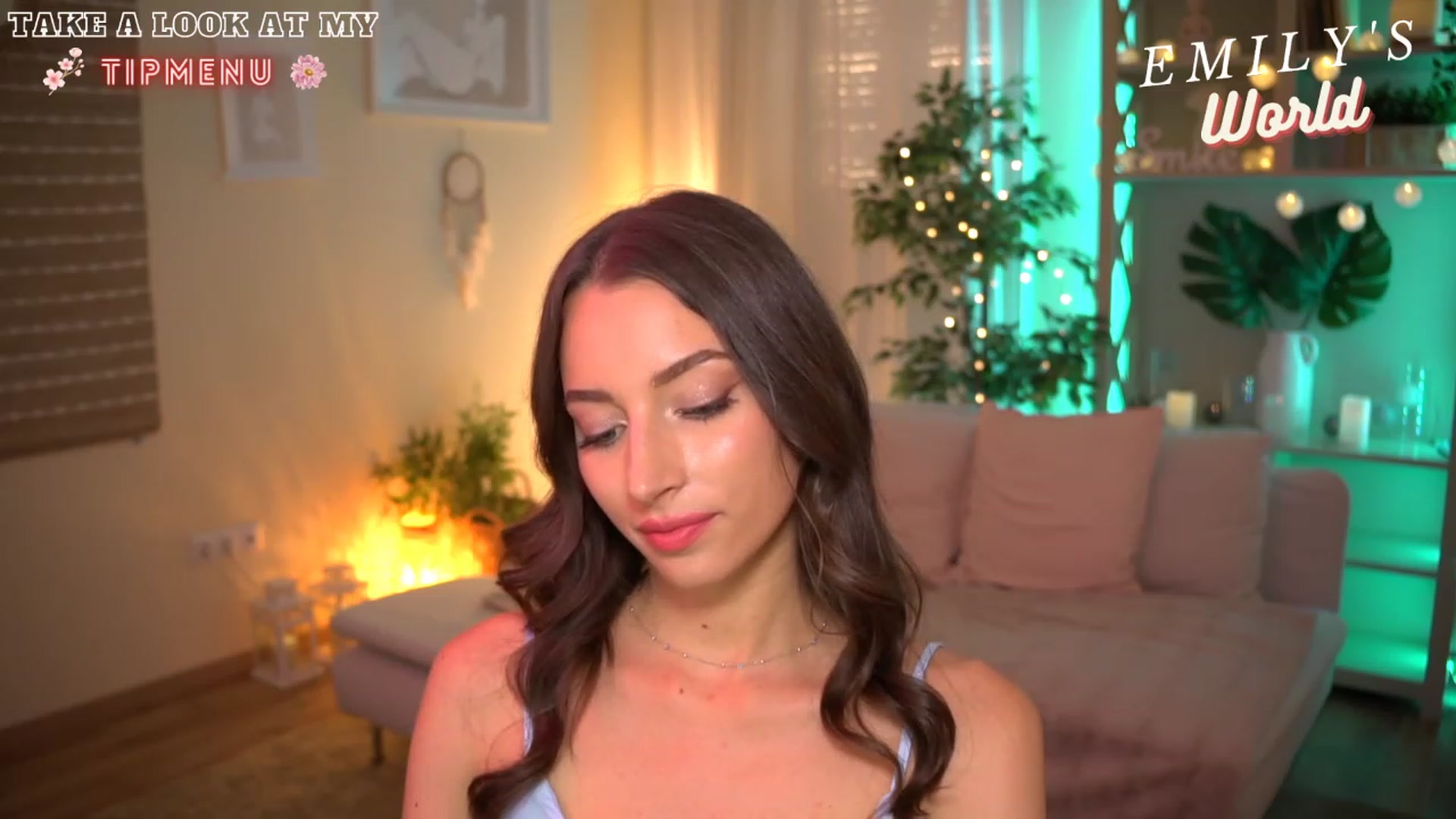 Gallery image thumbnail from Emily_grey69's myfreecams stream on, 07/16/2023, 17:31 image 17 of 20