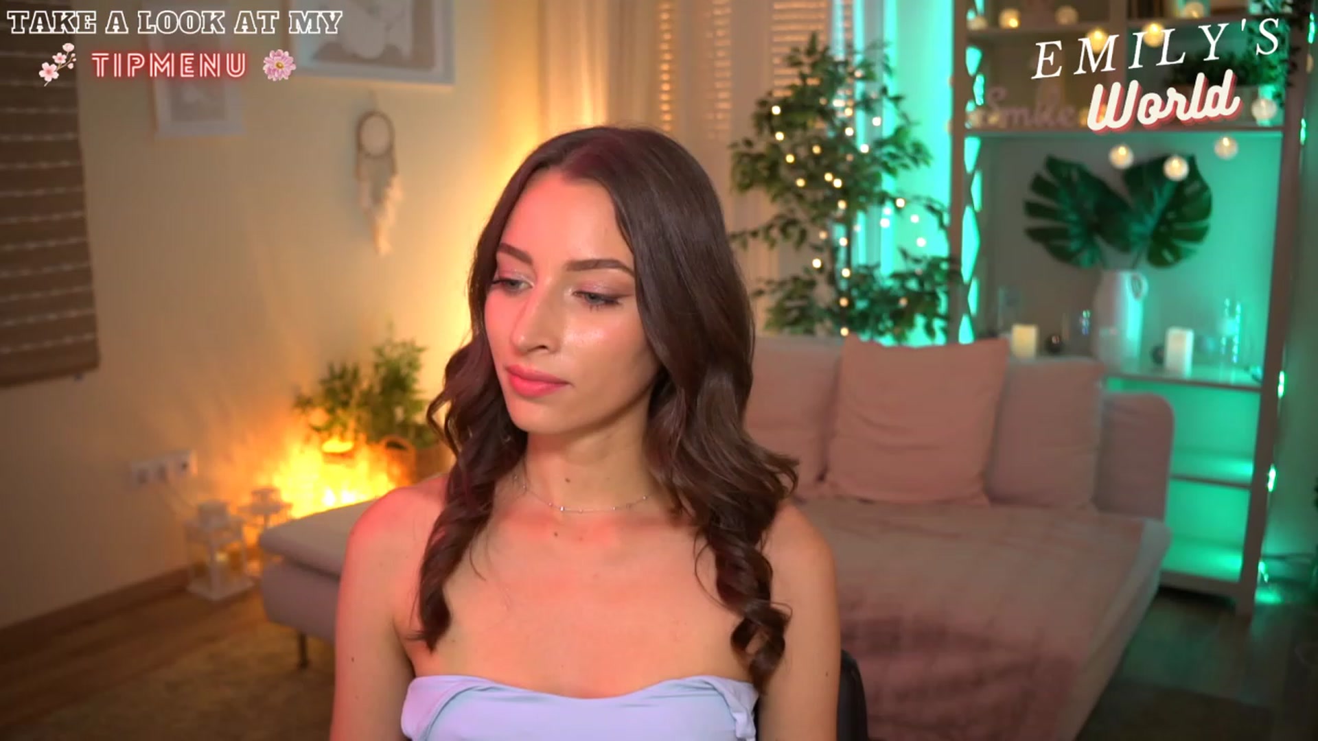 Gallery image thumbnail from Emily_grey69's myfreecams stream on, 07/16/2023, 18:24 image 4 of 20