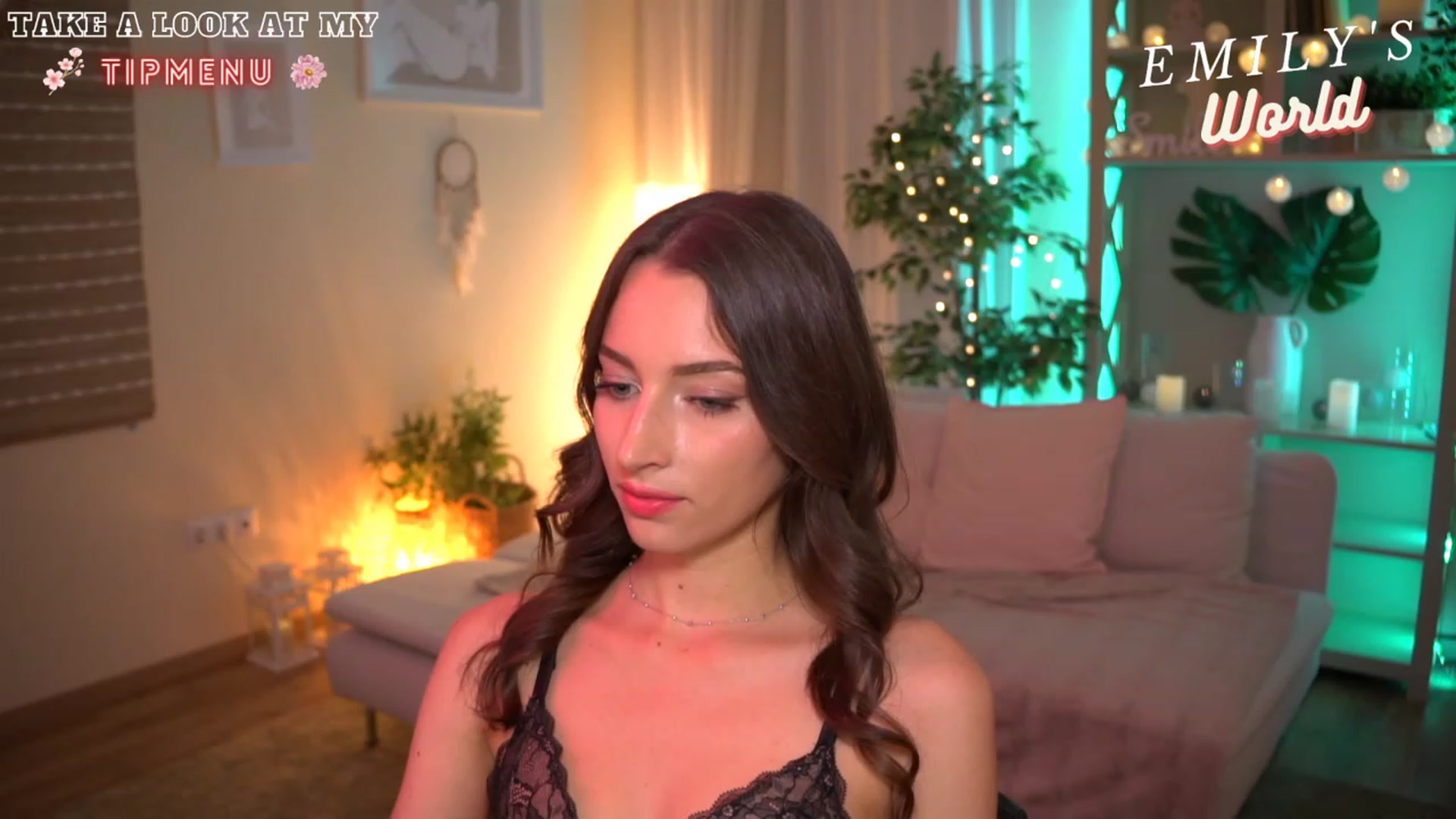 Gallery image thumbnail from Emily_grey69's myfreecams stream on, 07/16/2023, 20:05 image 18 of 20