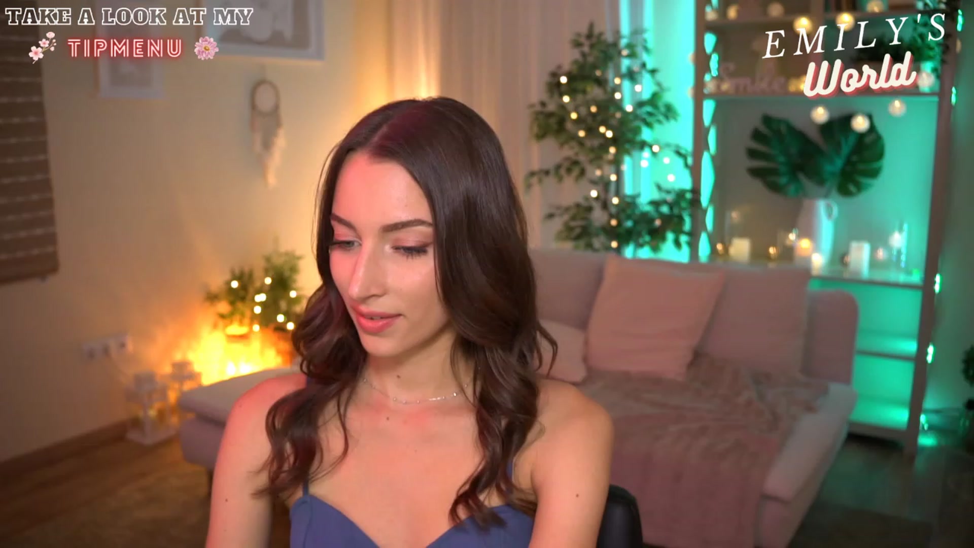 Gallery image thumbnail from Emily_grey69's myfreecams stream on, 07/19/2023, 17:20 image 7 of 20