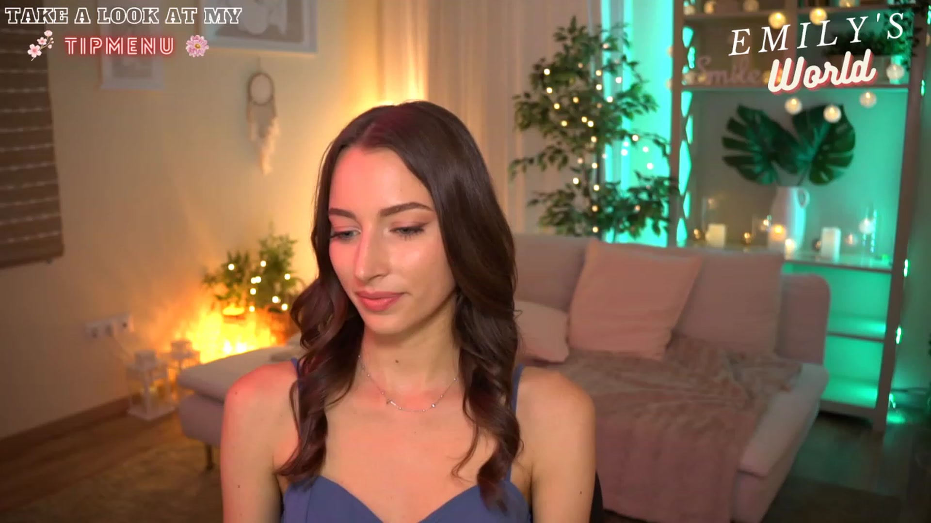Gallery image thumbnail from Emily_grey69's myfreecams stream on, 07/19/2023, 17:20 image 17 of 20