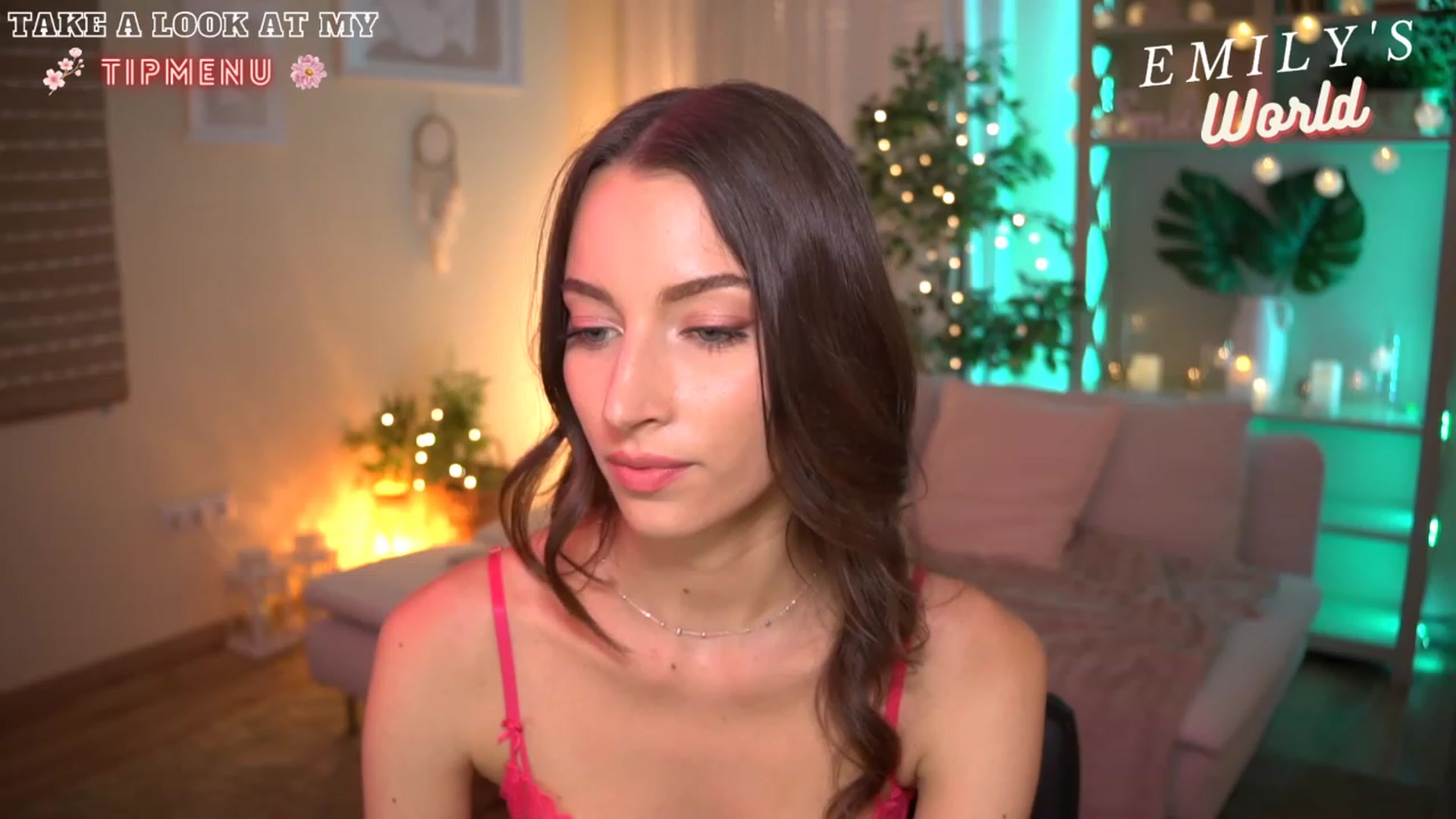 Gallery image thumbnail from Emily_grey69's myfreecams stream on, 07/19/2023, 17:37 image 1 of 20