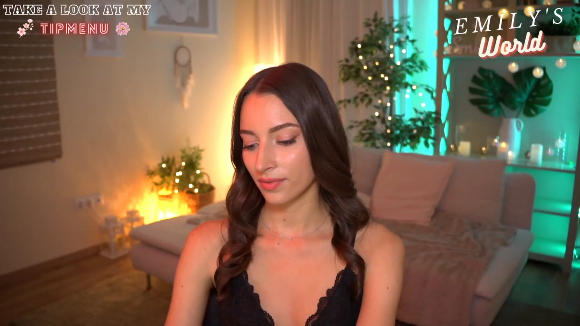 Gallery image thumbnail from Emily_grey69's myfreecams stream on, 07/19/2023, 19:23 image 13 of 20