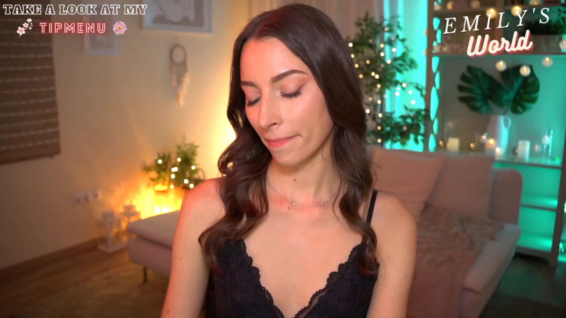 Gallery image thumbnail from Emily_grey69's myfreecams stream on, 07/19/2023, 19:23 image 4 of 20