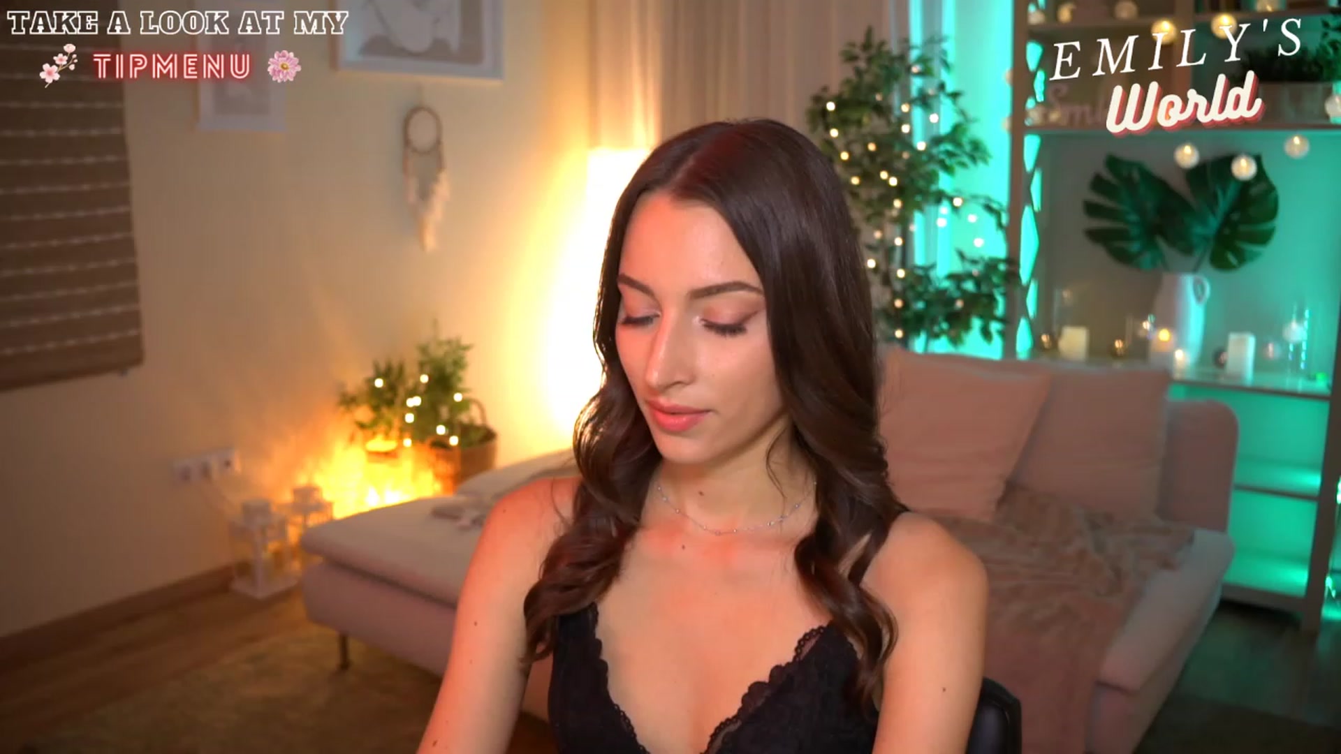 Gallery image thumbnail from Emily_grey69's myfreecams stream on, 07/19/2023, 19:23 image 17 of 20