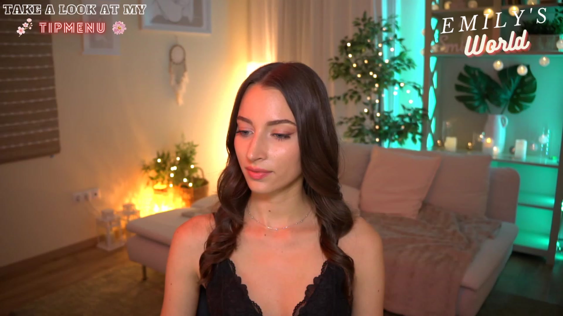 Gallery image thumbnail from Emily_grey69's myfreecams stream on, 07/19/2023, 19:23 image 14 of 20