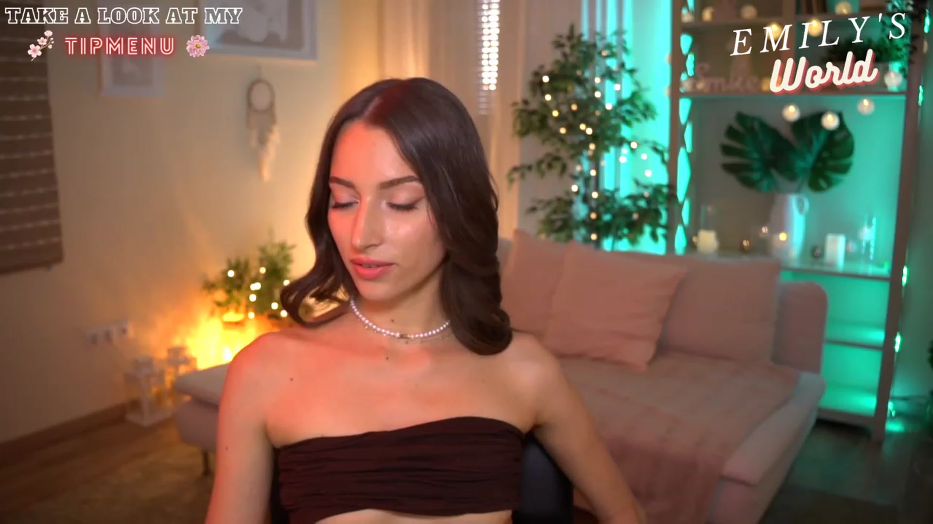 Gallery image thumbnail from Emily_grey69's myfreecams stream on, 07/20/2023, 17:18 image 9 of 20