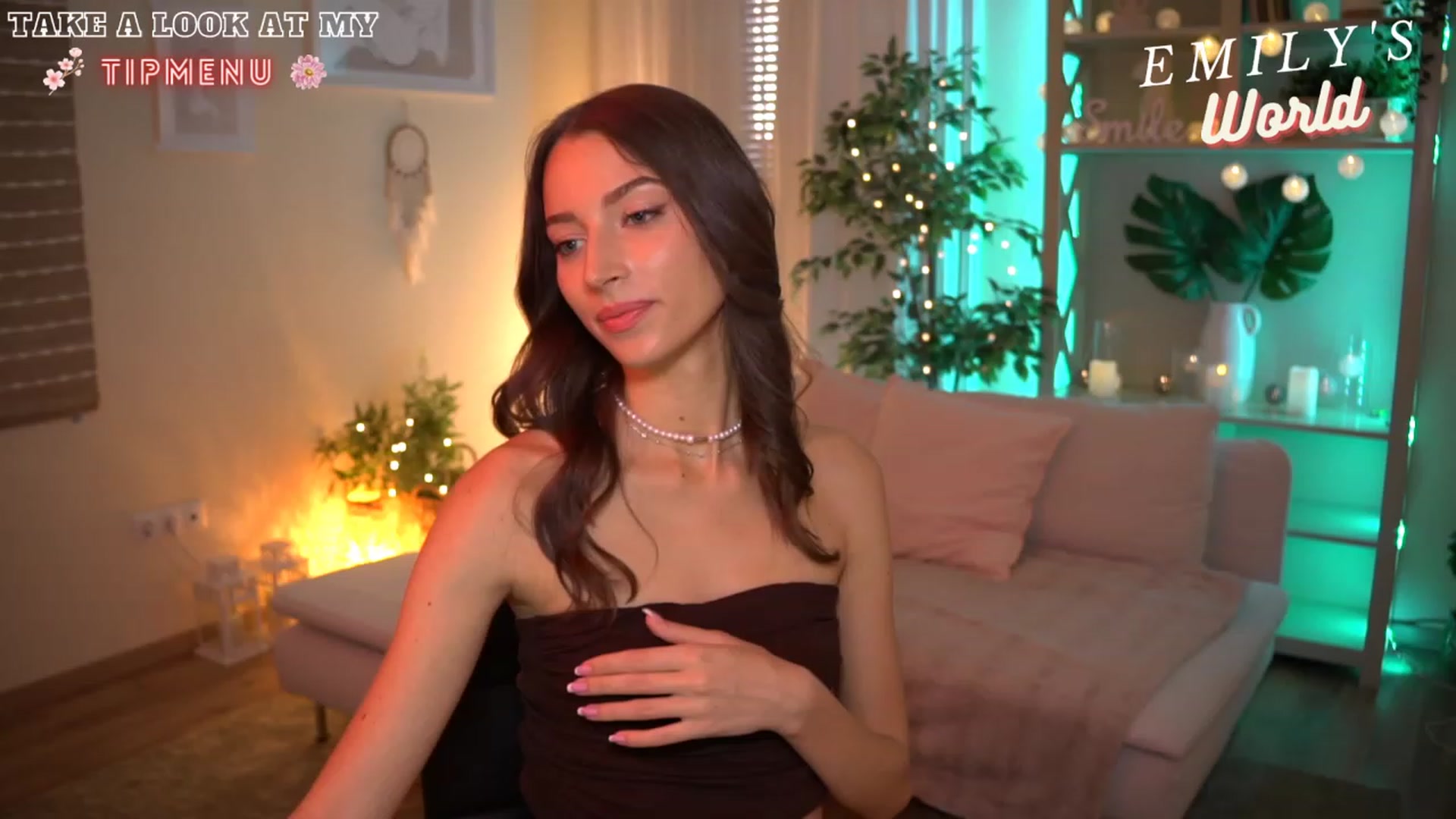 Gallery image thumbnail from Emily_grey69's myfreecams stream on, 07/20/2023, 17:18 image 3 of 20