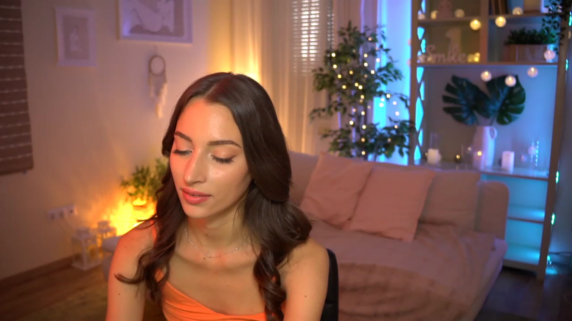 Gallery image thumbnail from Emily_grey69's myfreecams stream on, 07/22/2023, 17:16 image 12 of 20