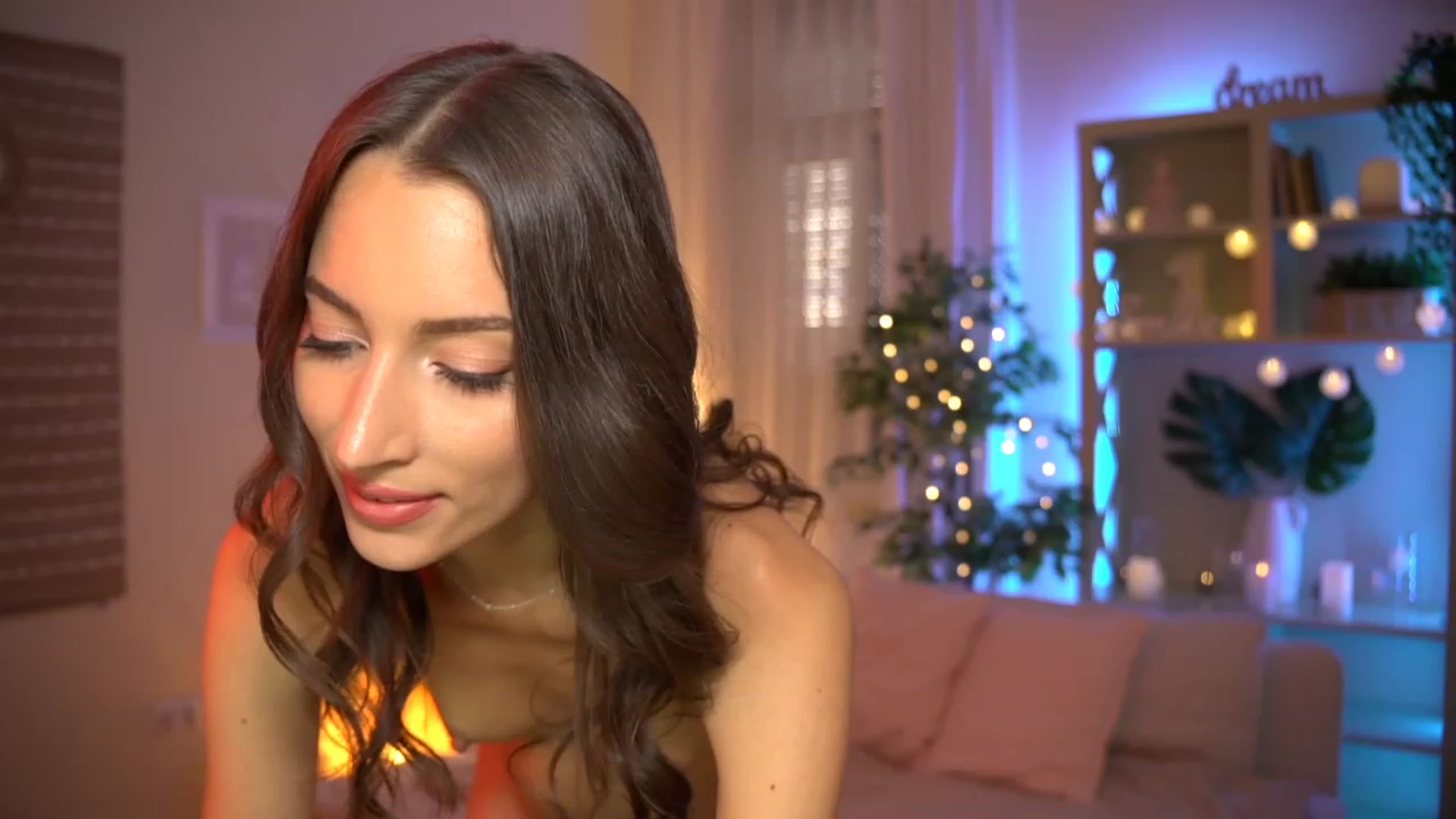 Gallery image thumbnail from Emily_grey69's myfreecams stream on, 07/22/2023, 17:16 image 18 of 20