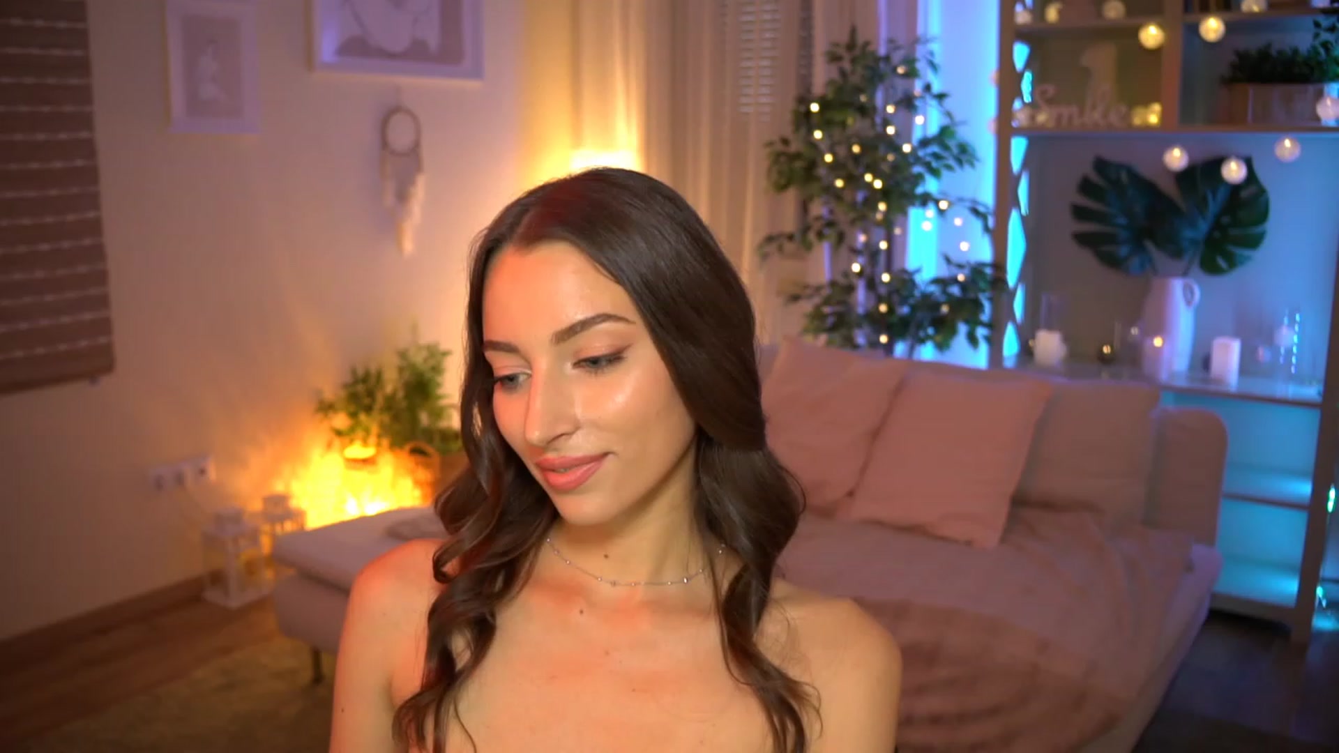 Gallery image thumbnail from Emily_grey69's myfreecams stream on, 07/22/2023, 18:17 image 16 of 20