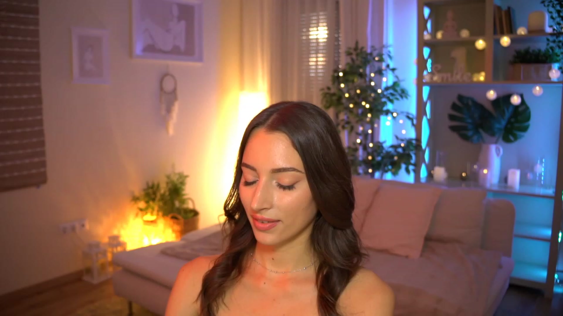 Gallery image thumbnail from Emily_grey69's myfreecams stream on, 07/22/2023, 18:17 image 7 of 20