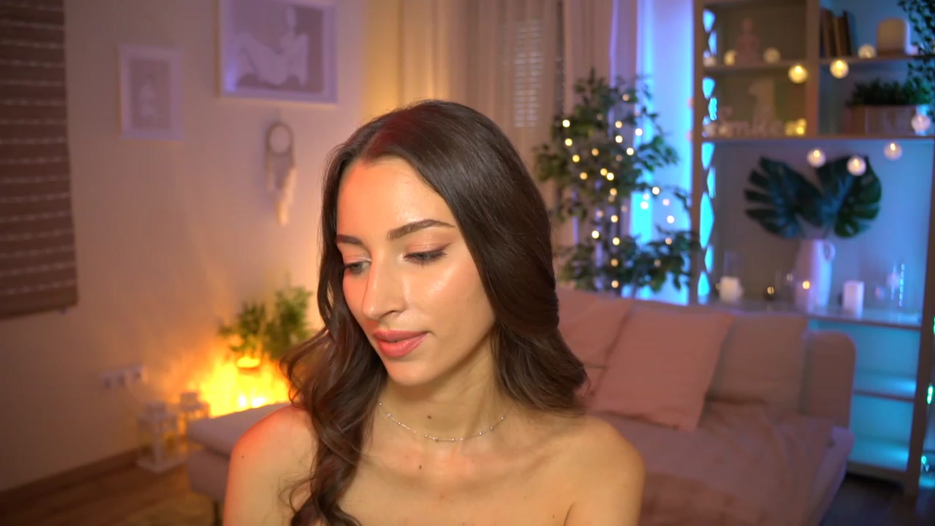 Gallery image thumbnail from Emily_grey69's myfreecams stream on, 07/22/2023, 18:17 image 12 of 20