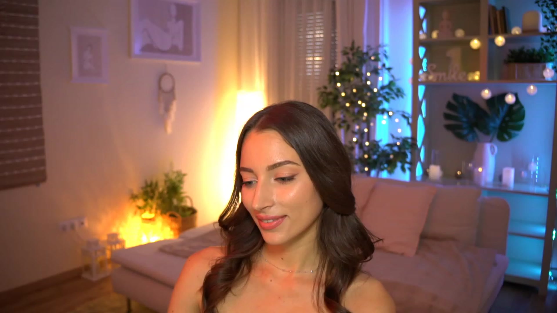 Gallery image thumbnail from Emily_grey69's myfreecams stream on, 07/22/2023, 18:17 image 9 of 20