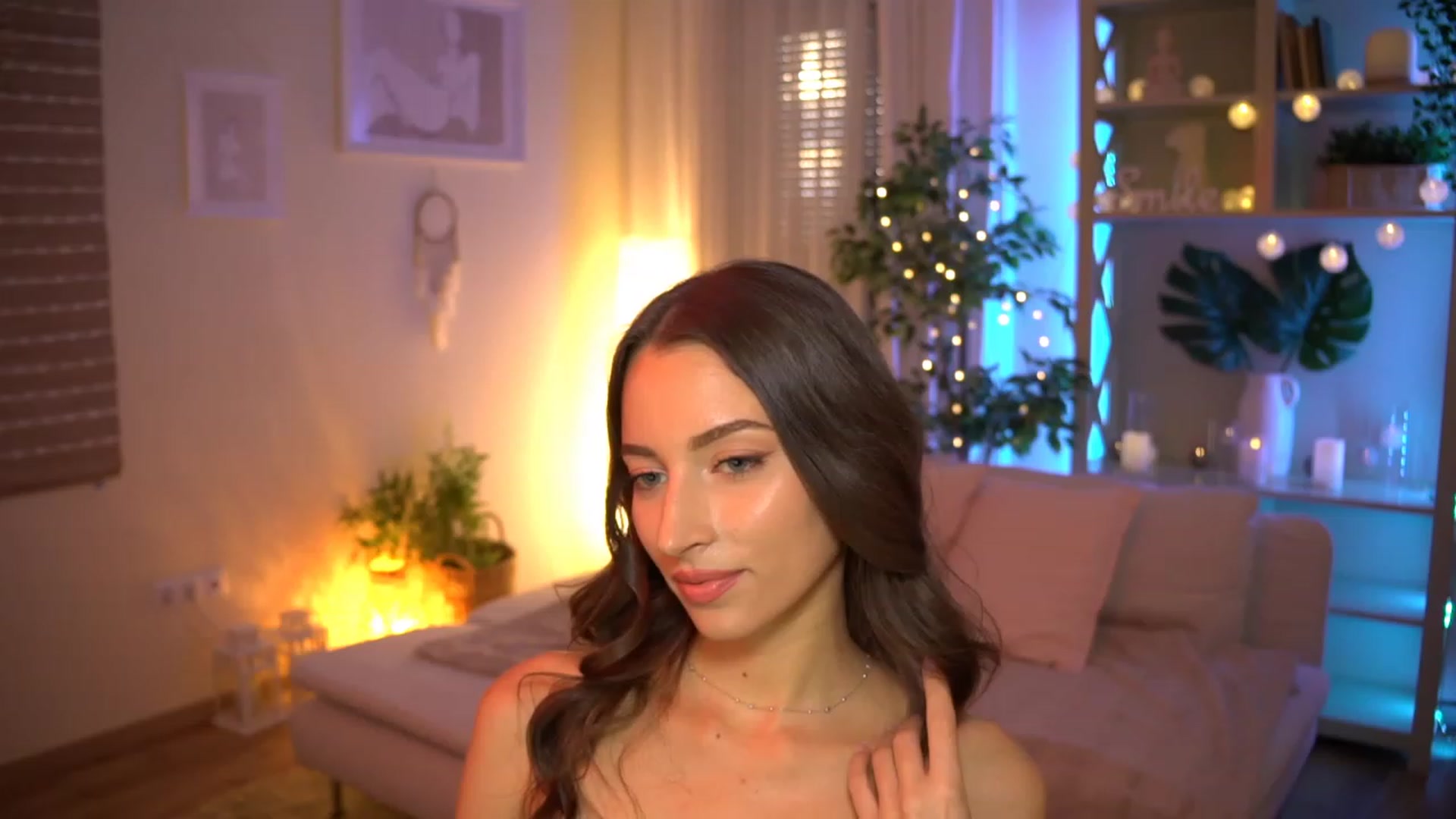 Gallery image thumbnail from Emily_grey69's myfreecams stream on, 07/22/2023, 18:17 image 5 of 20