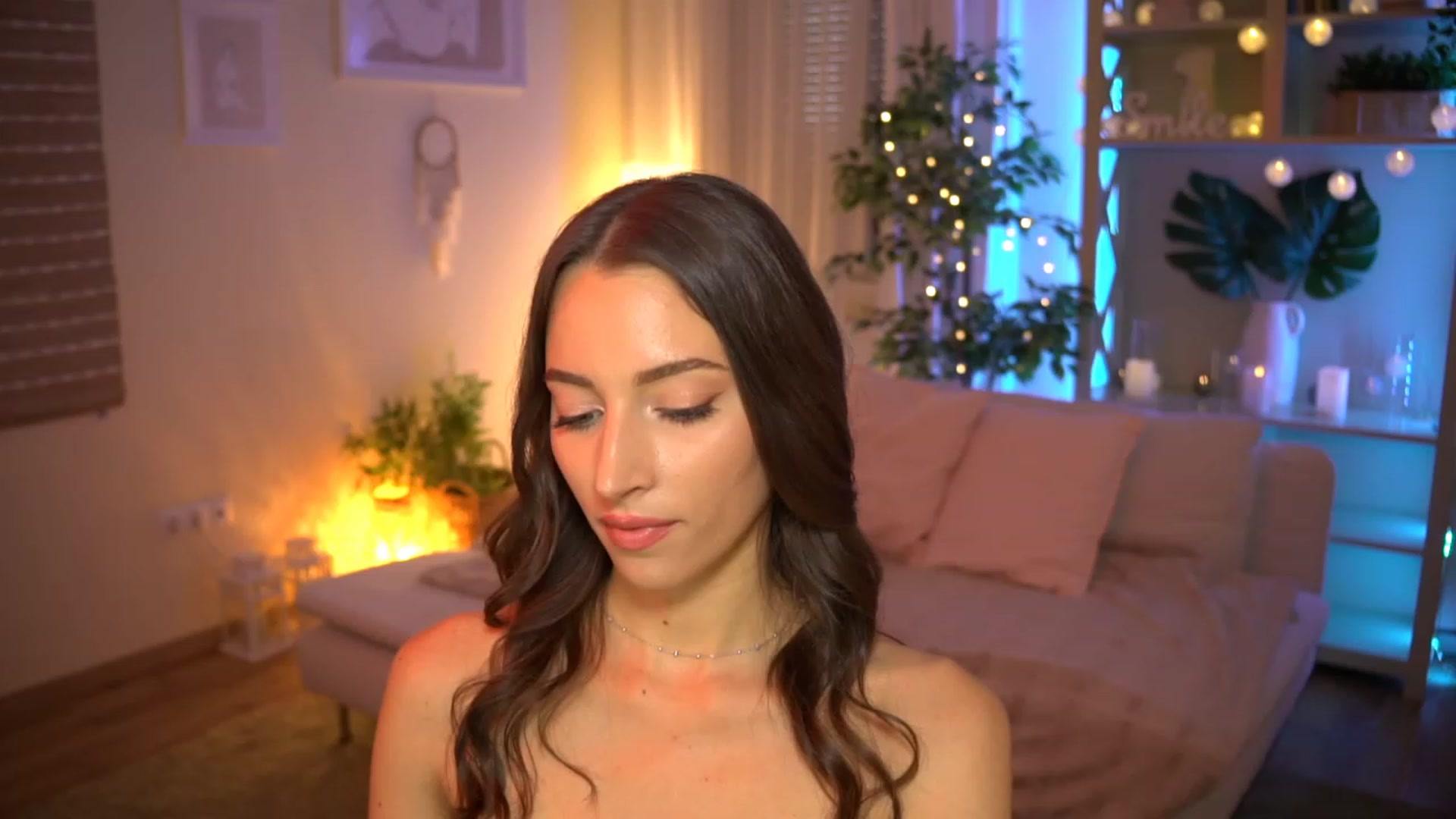 Gallery image thumbnail from Emily_grey69's myfreecams stream on, 07/22/2023, 18:17 image 14 of 20