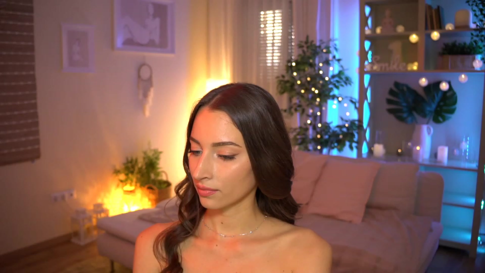 Gallery image thumbnail from Emily_grey69's myfreecams stream on, 07/22/2023, 18:17 image 1 of 20