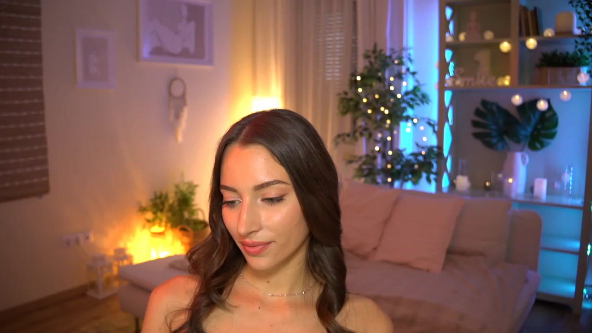 Gallery image thumbnail from Emily_grey69's myfreecams stream on, 07/22/2023, 18:17 image 13 of 20