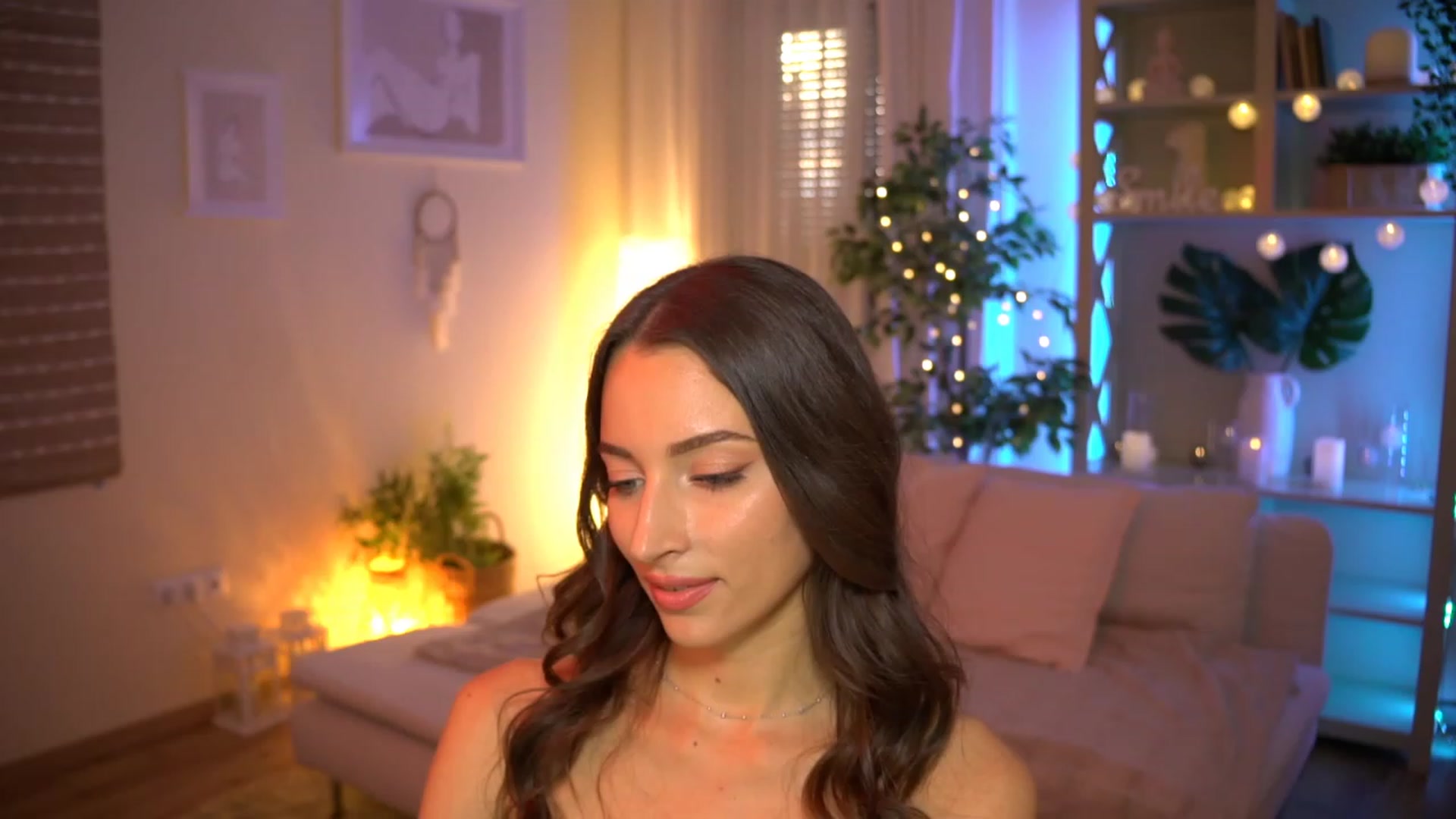 Gallery image thumbnail from Emily_grey69's myfreecams stream on, 07/22/2023, 18:17 image 3 of 20