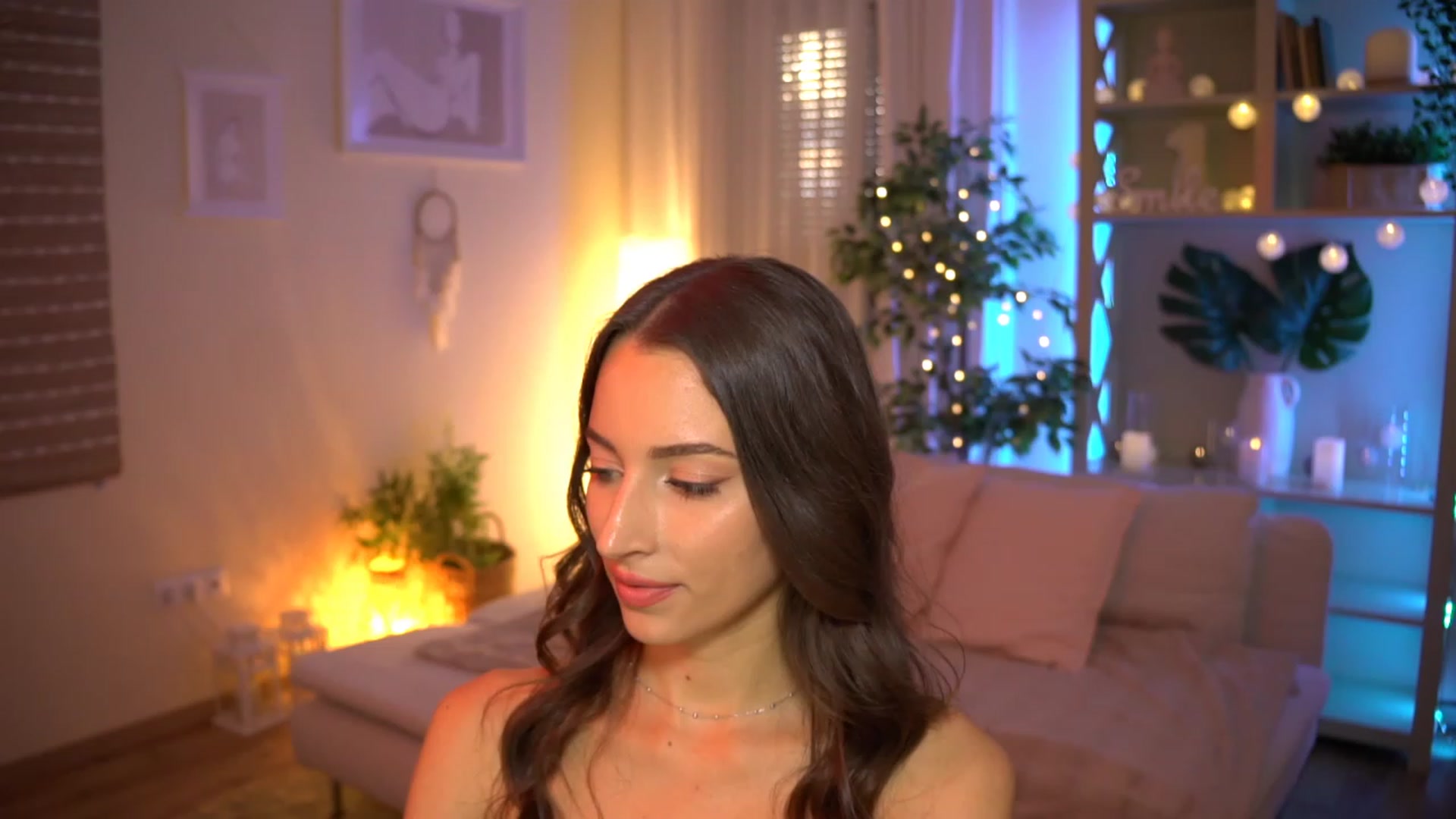 Gallery image thumbnail from Emily_grey69's myfreecams stream on, 07/22/2023, 18:17 image 4 of 20