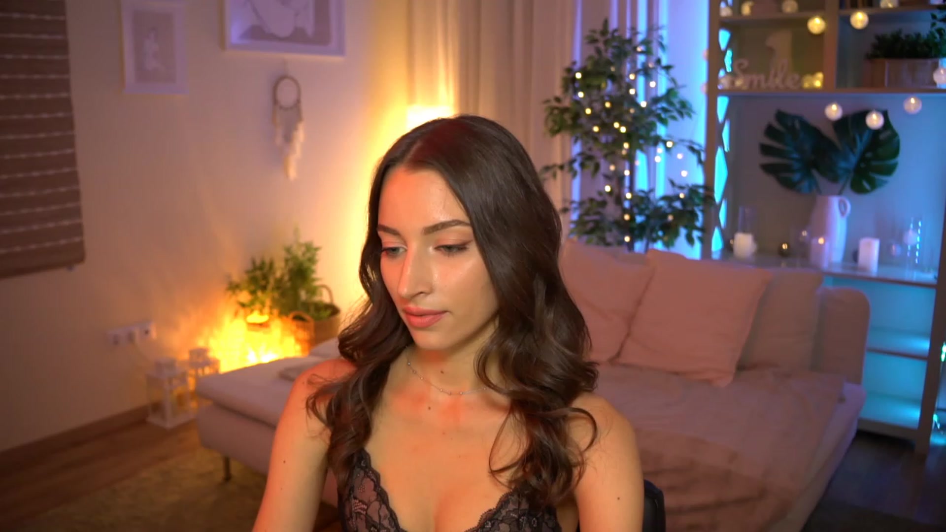 Gallery image thumbnail from Emily_grey69's myfreecams stream on, 07/22/2023, 19:40 image 2 of 20