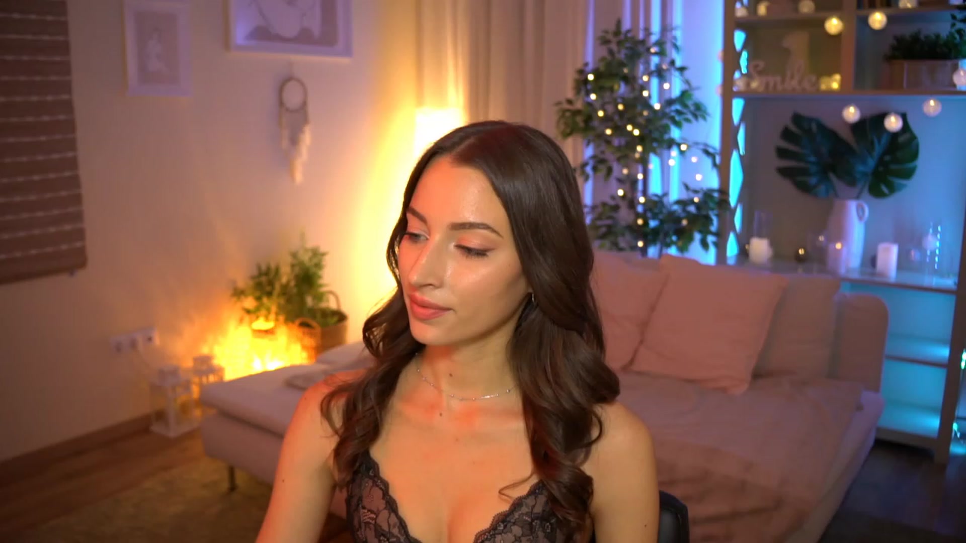 Gallery image thumbnail from Emily_grey69's myfreecams stream on, 07/22/2023, 19:40 image 3 of 20