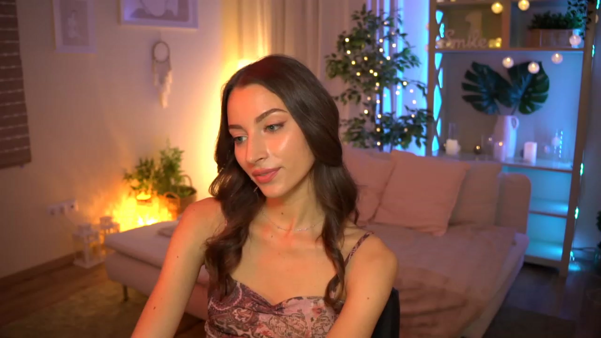 Gallery image thumbnail from Emily_grey69's myfreecams stream on, 07/22/2023, 19:40 image 19 of 20