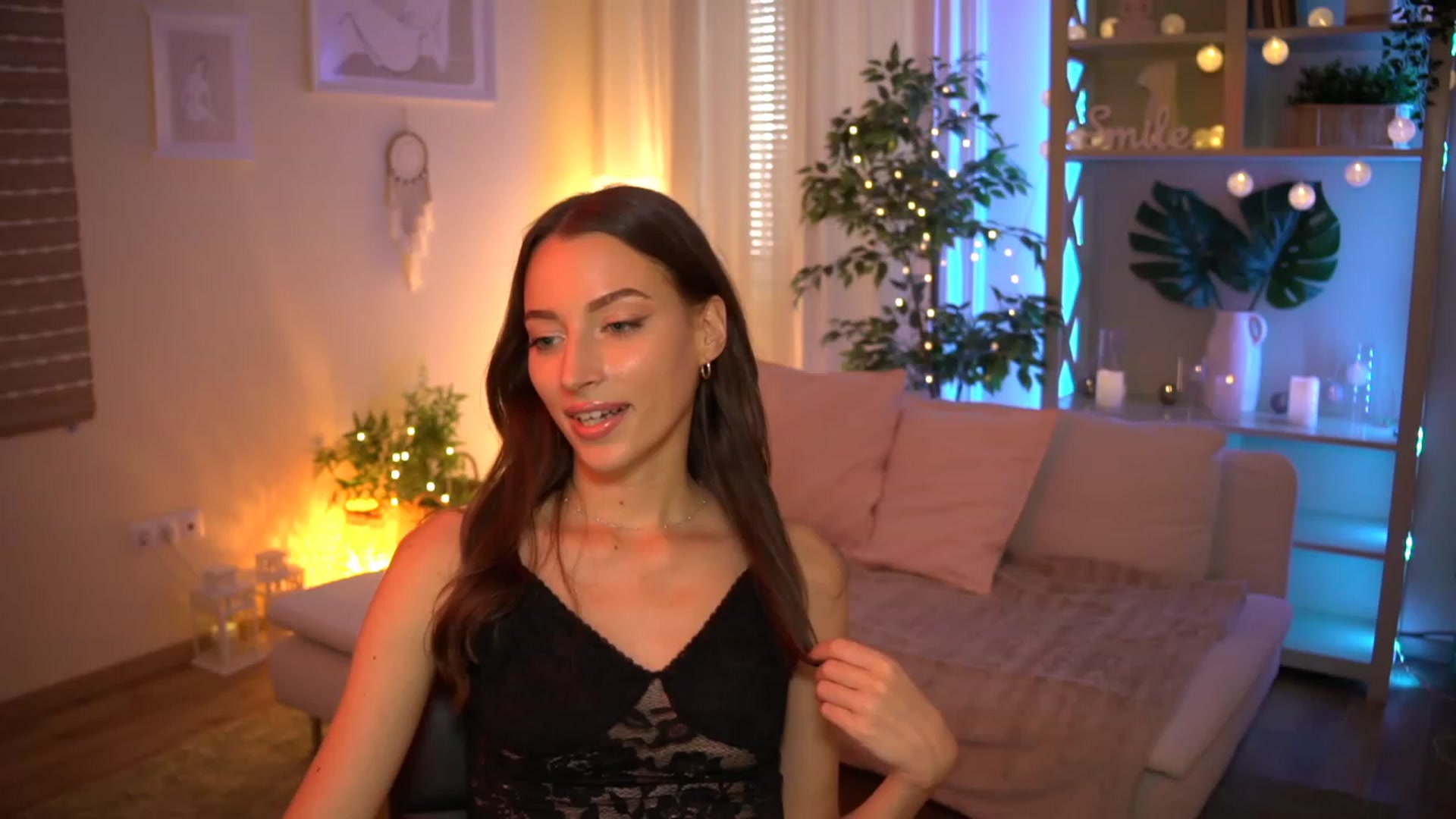 Gallery image thumbnail from Emily_grey69's myfreecams stream on, 07/23/2023, 16:06 image 1 of 20