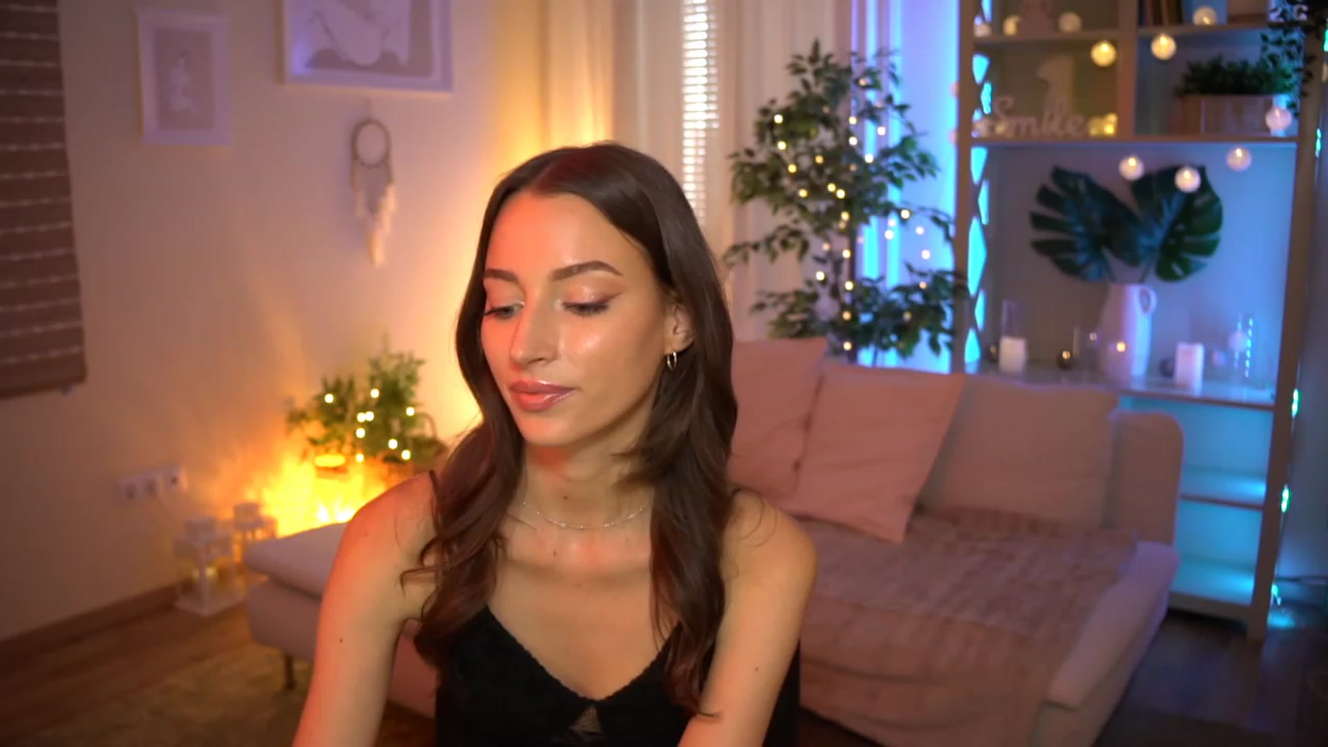 Gallery image thumbnail from Emily_grey69's myfreecams stream on, 07/23/2023, 16:06 image 7 of 20