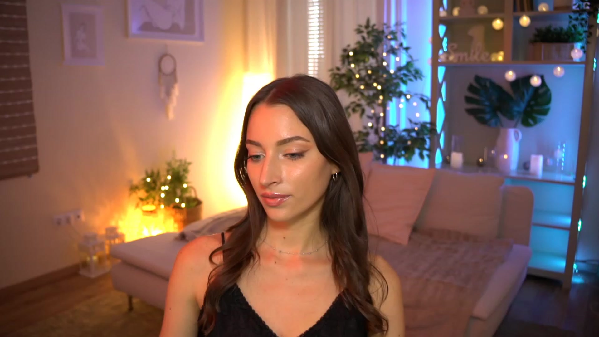 Gallery image thumbnail from Emily_grey69's myfreecams stream on, 07/23/2023, 16:06 image 5 of 20