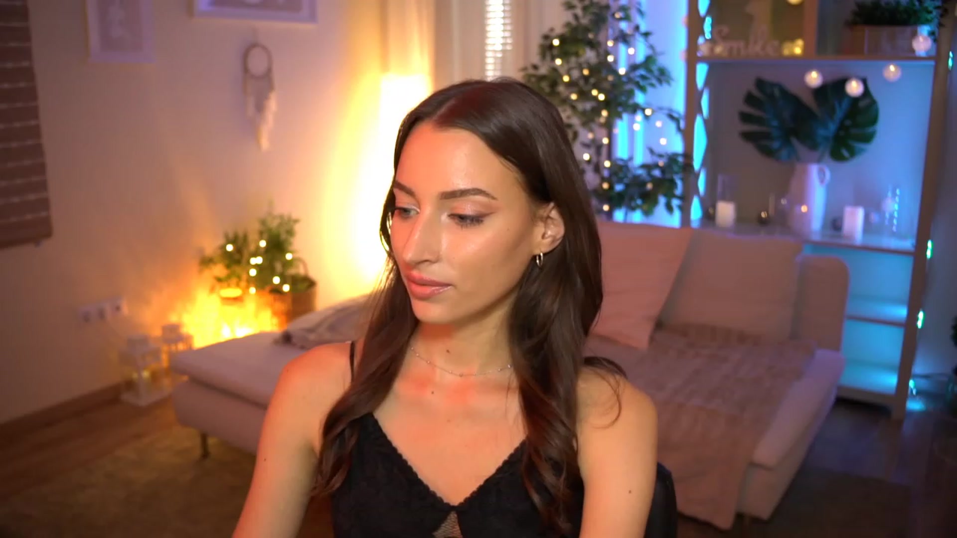 Gallery image thumbnail from Emily_grey69's myfreecams stream on, 07/23/2023, 16:46 image 9 of 20
