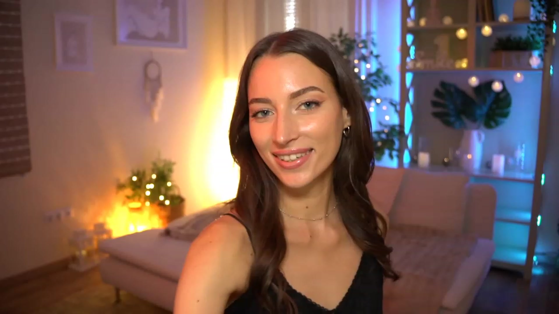 Gallery image thumbnail from Emily_grey69's myfreecams stream on, 07/23/2023, 16:46 image 10 of 20
