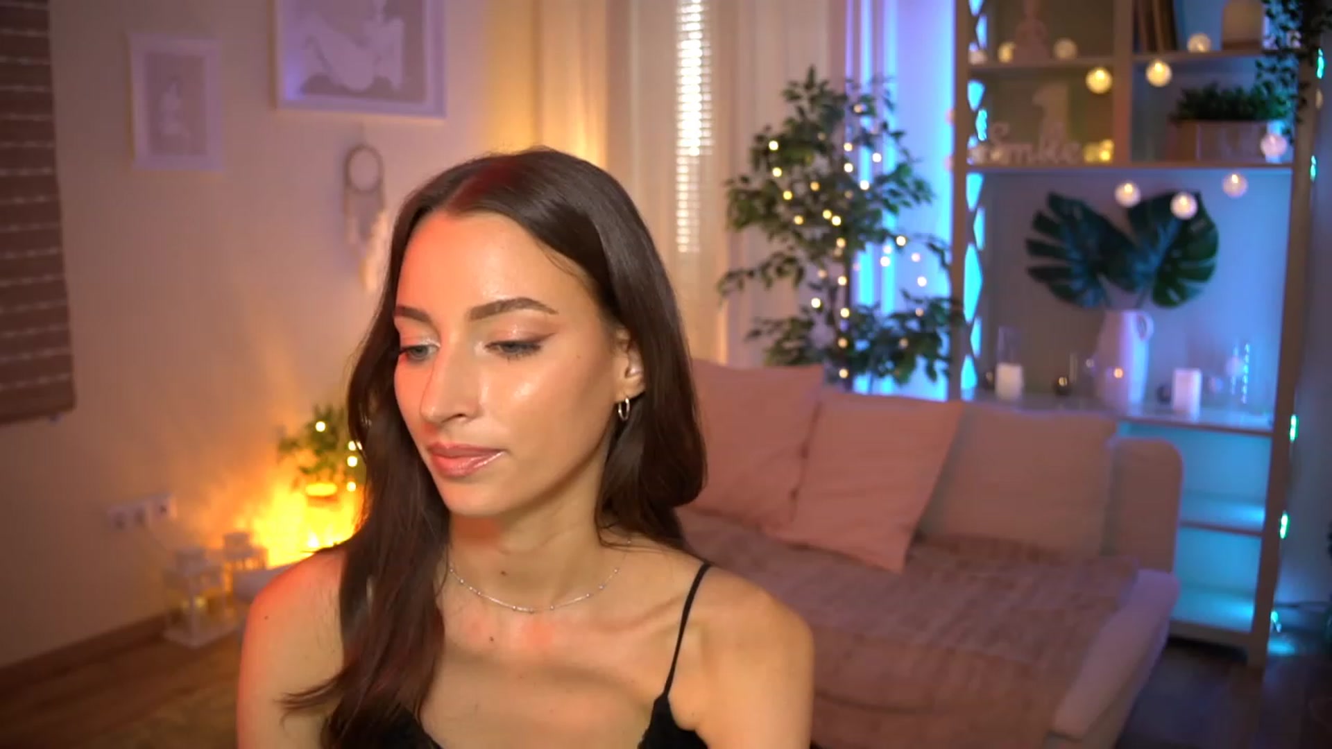 Gallery image thumbnail from Emily_grey69's myfreecams stream on, 07/23/2023, 16:46 image 14 of 20