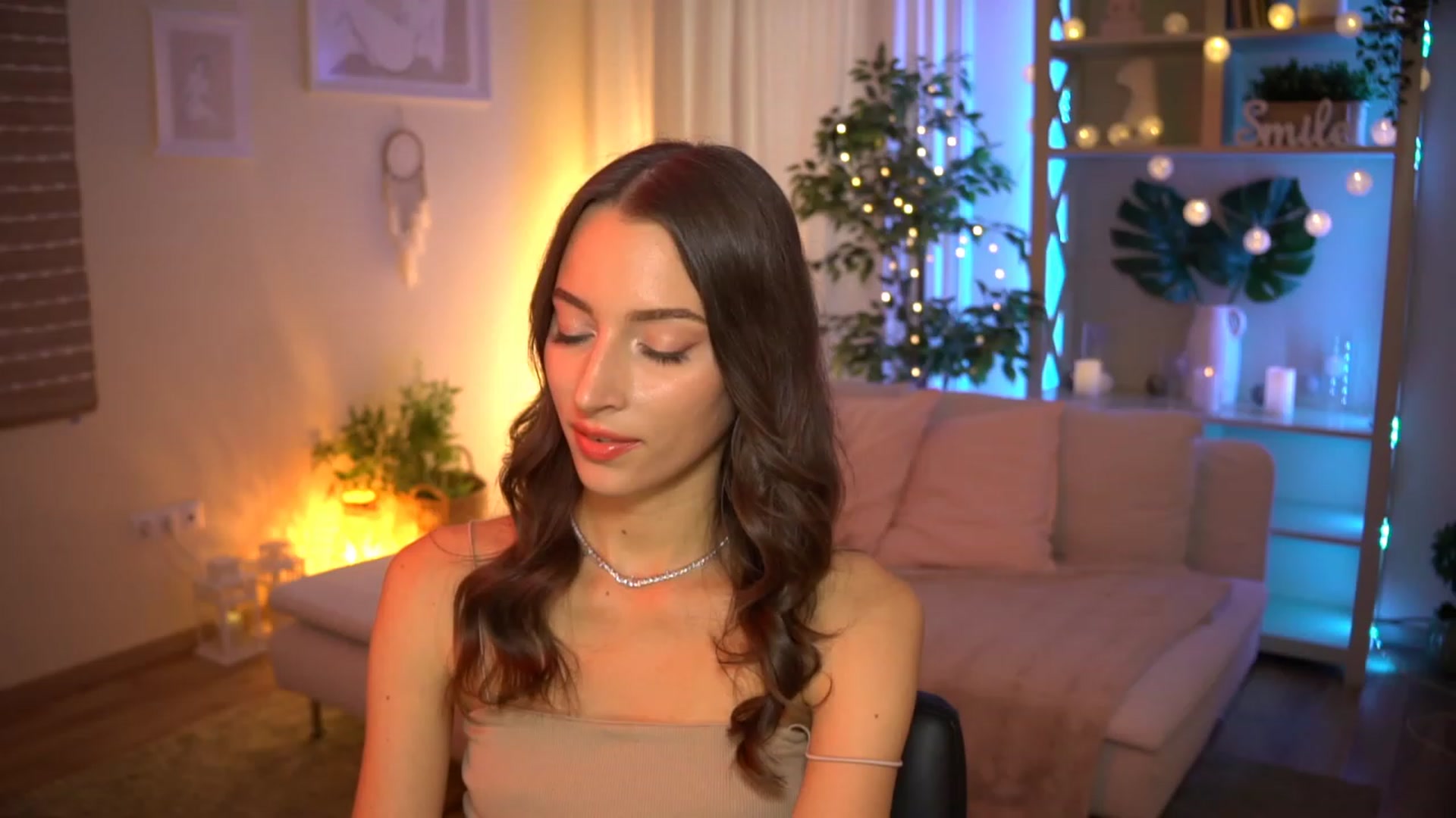 Gallery image thumbnail from Emily_grey69's myfreecams stream on, 07/25/2023, 16:48 image 6 of 20