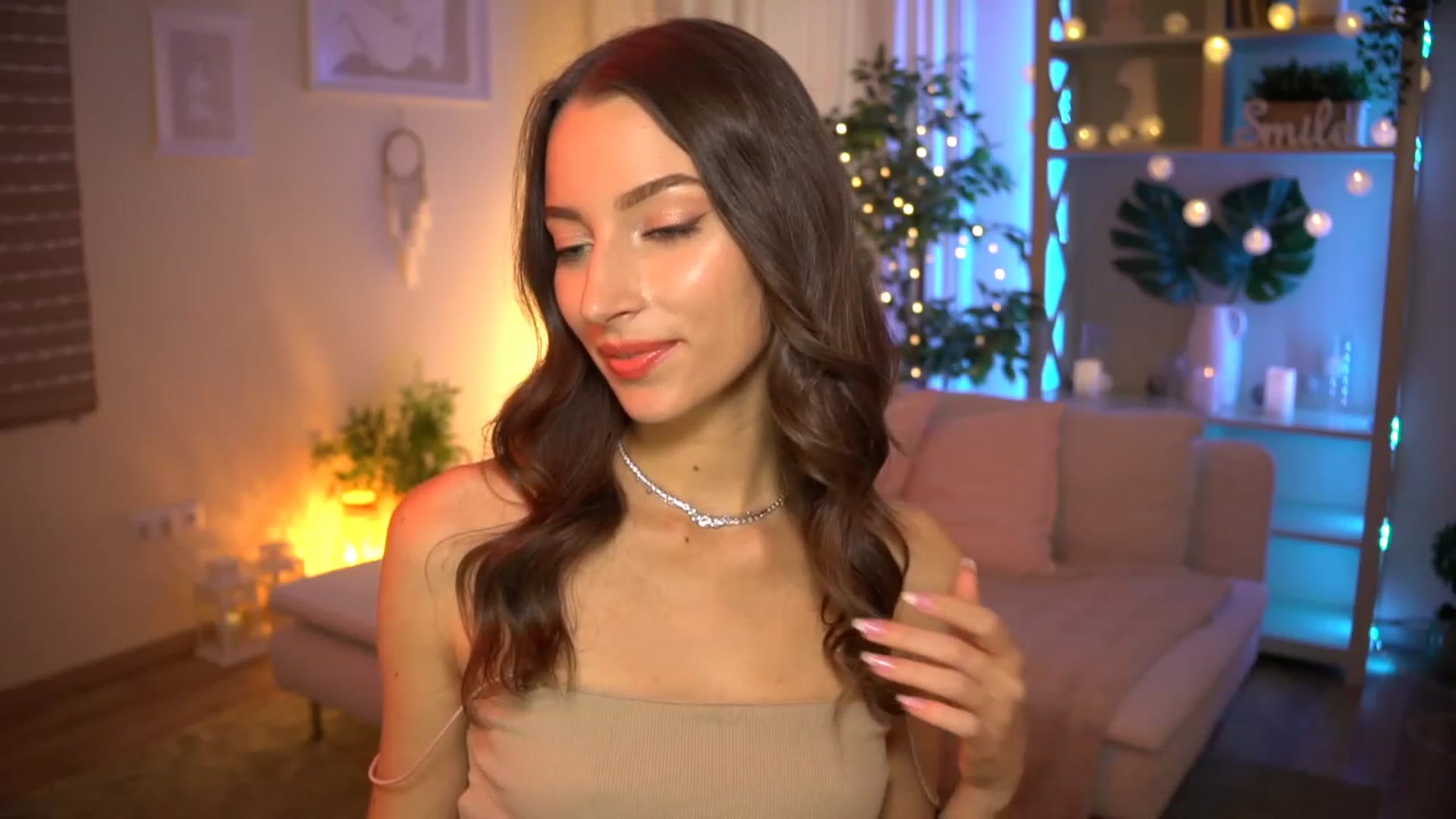 Gallery image thumbnail from Emily_grey69's myfreecams stream on, 07/25/2023, 16:48 image 8 of 20