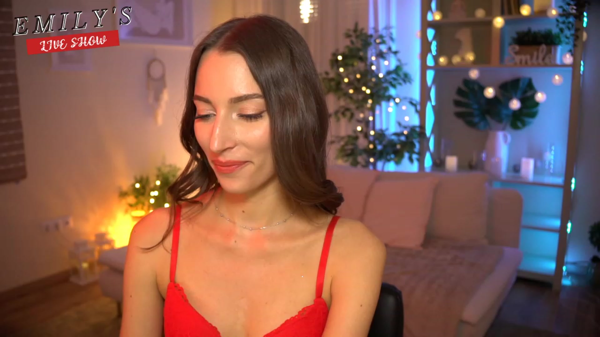 Gallery image thumbnail from Emily_grey69's myfreecams stream on, 07/26/2023, 17:47 image 4 of 20